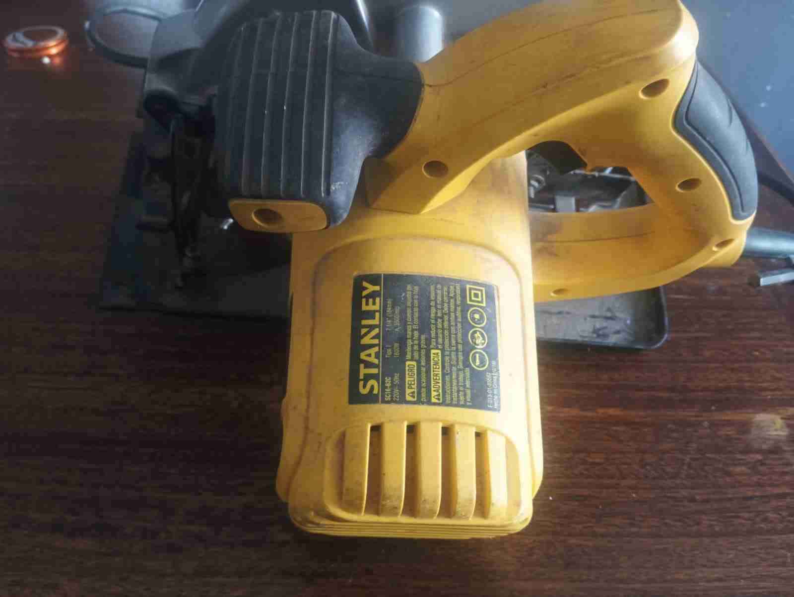 Sierra circular Stanley - miniatura 3