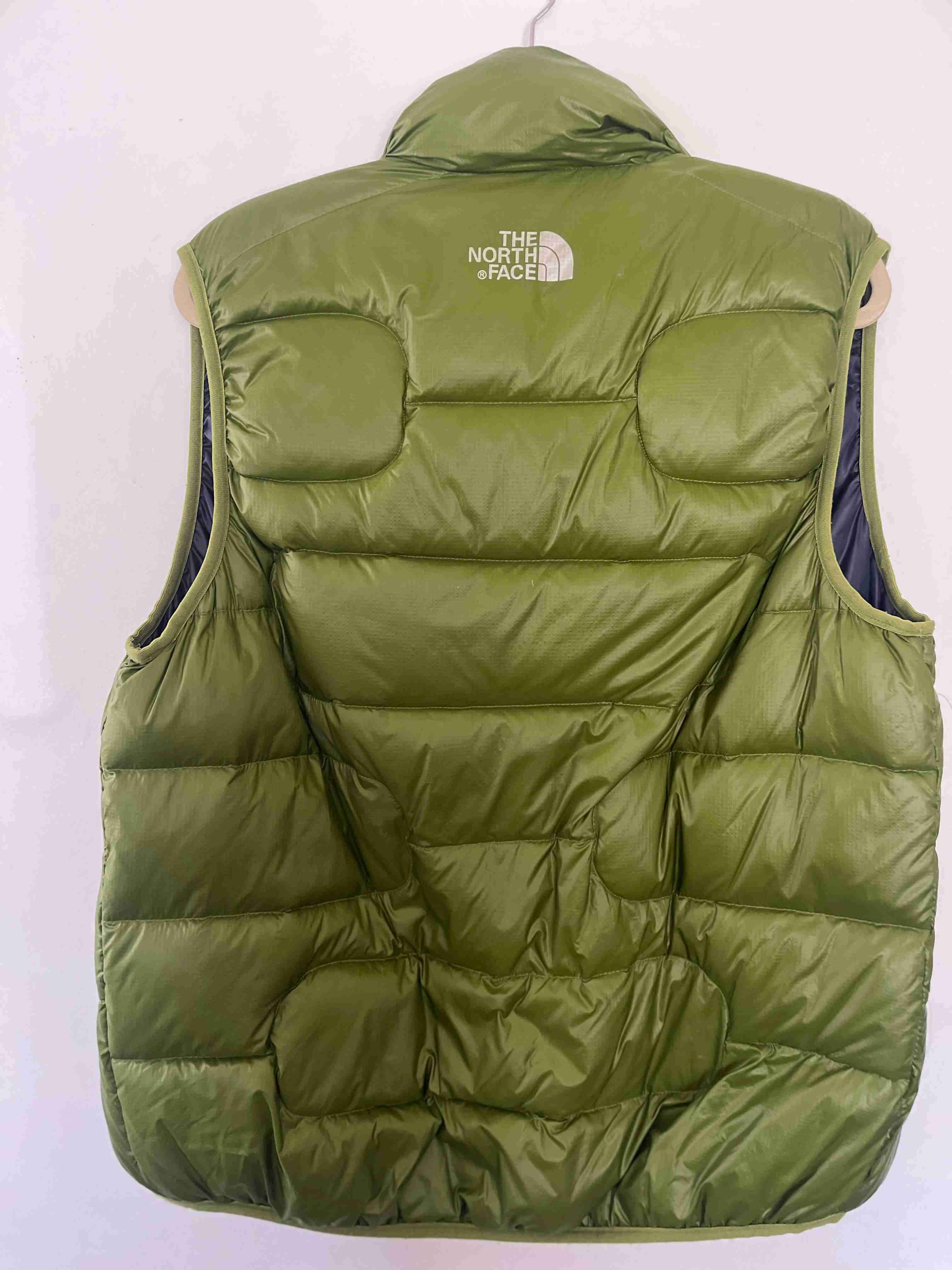 Chaleco acolchado verde The North Face - miniatura 2