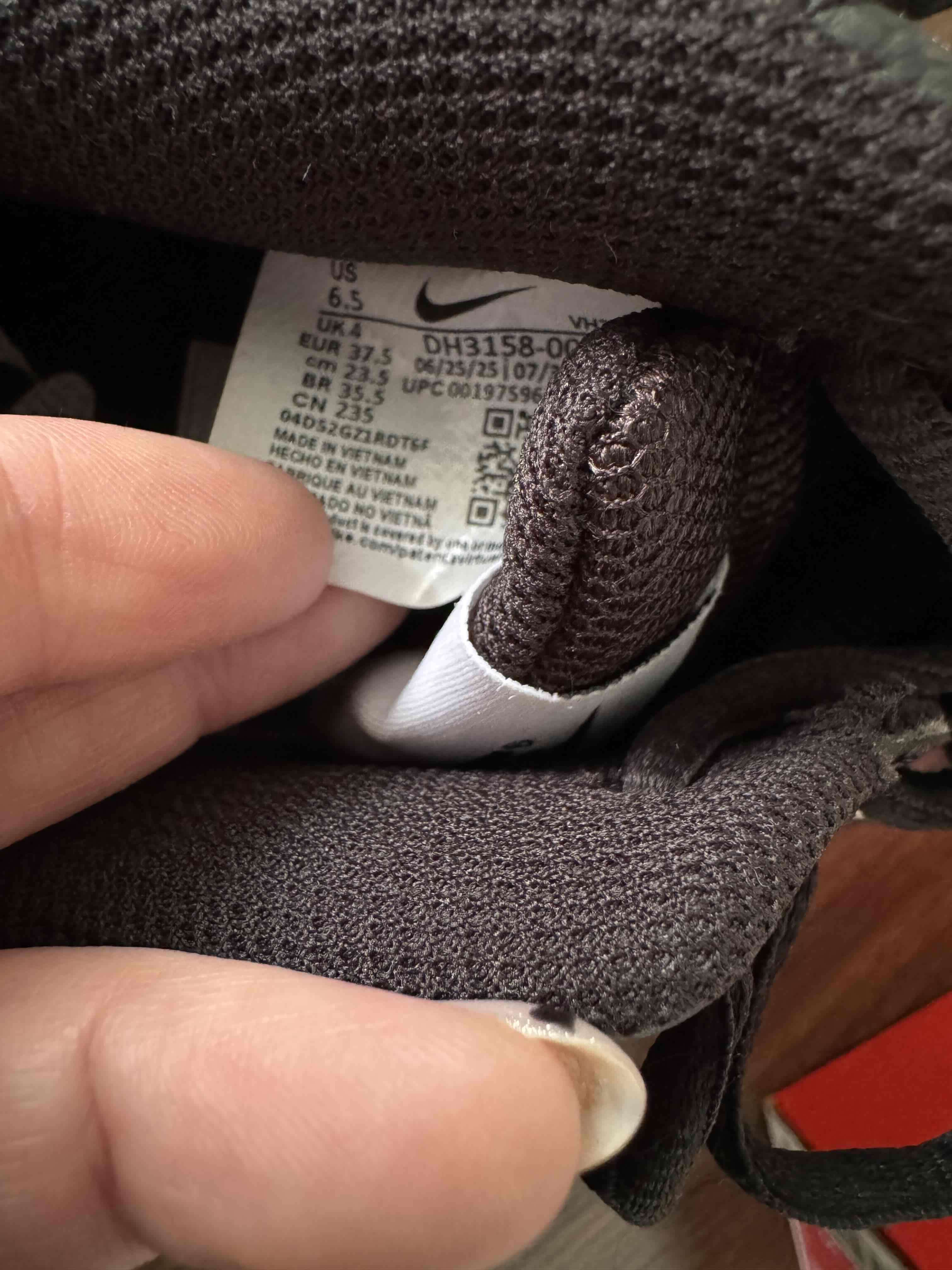 Zapatillas Nike blanco y negro - miniatura 4