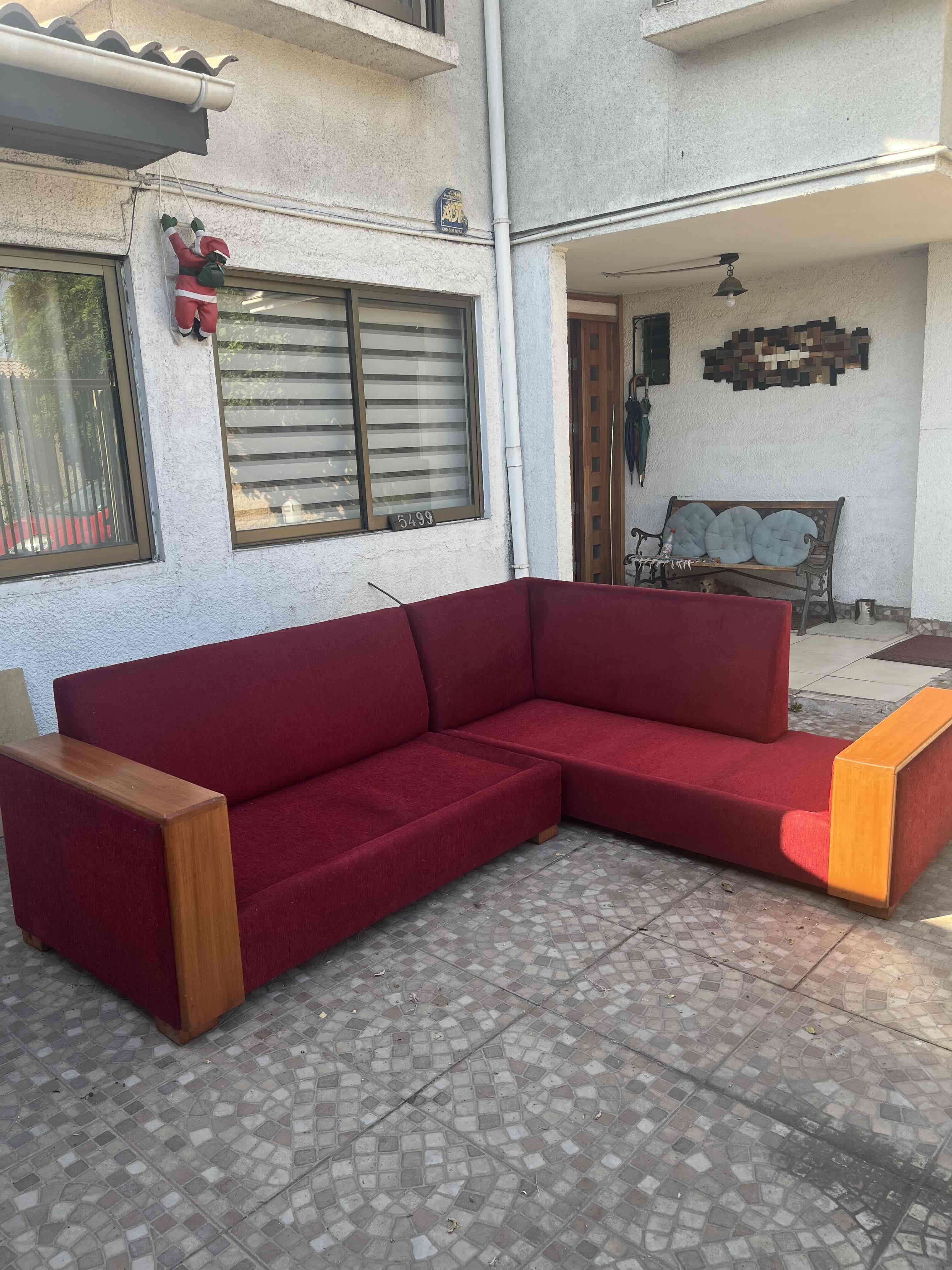 Sofá esquinero rojo vino - miniatura 2