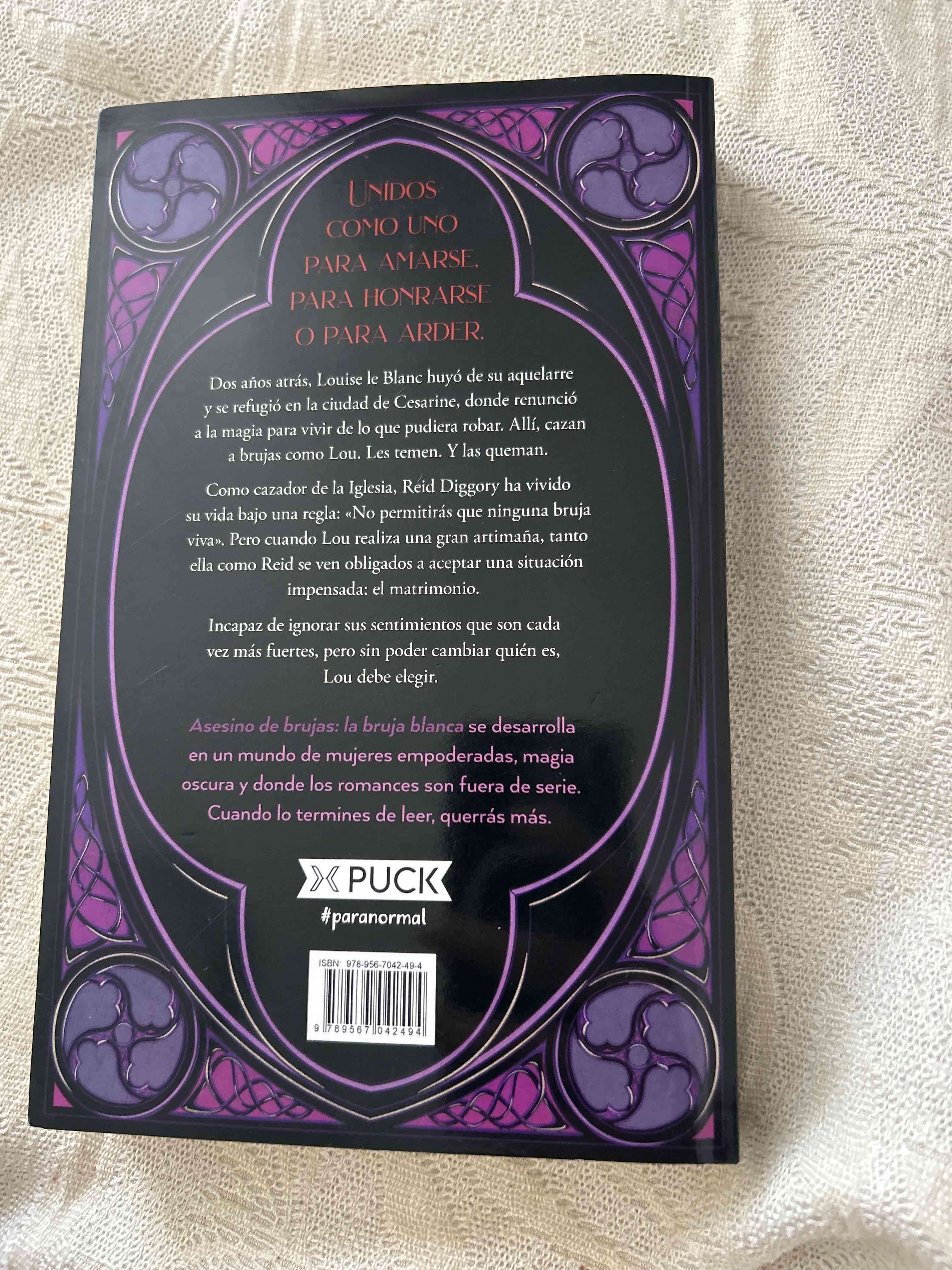 Libro Asesino de Brujas - miniatura 4