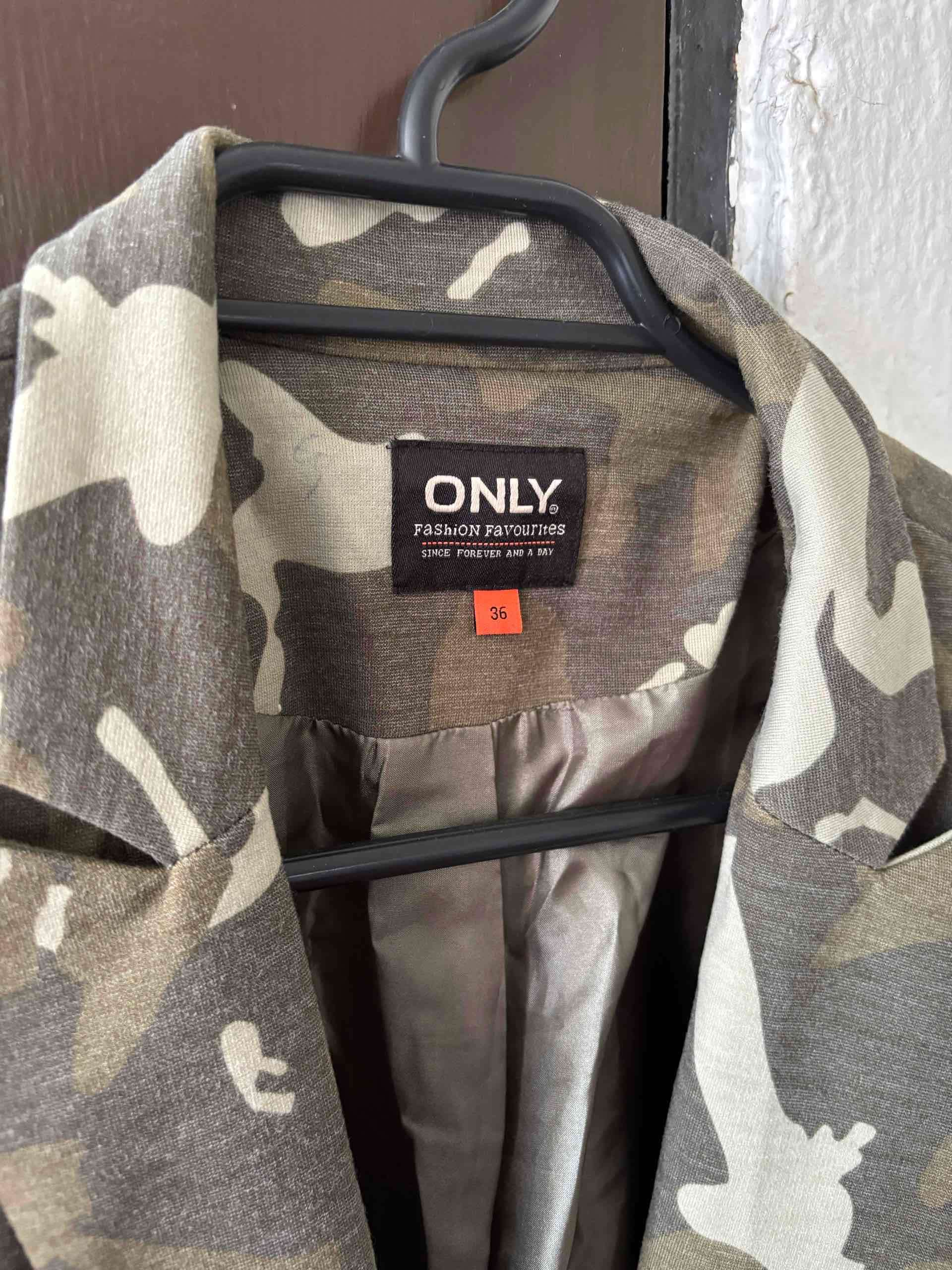 Blazer camuflaje para mujer - miniatura 2