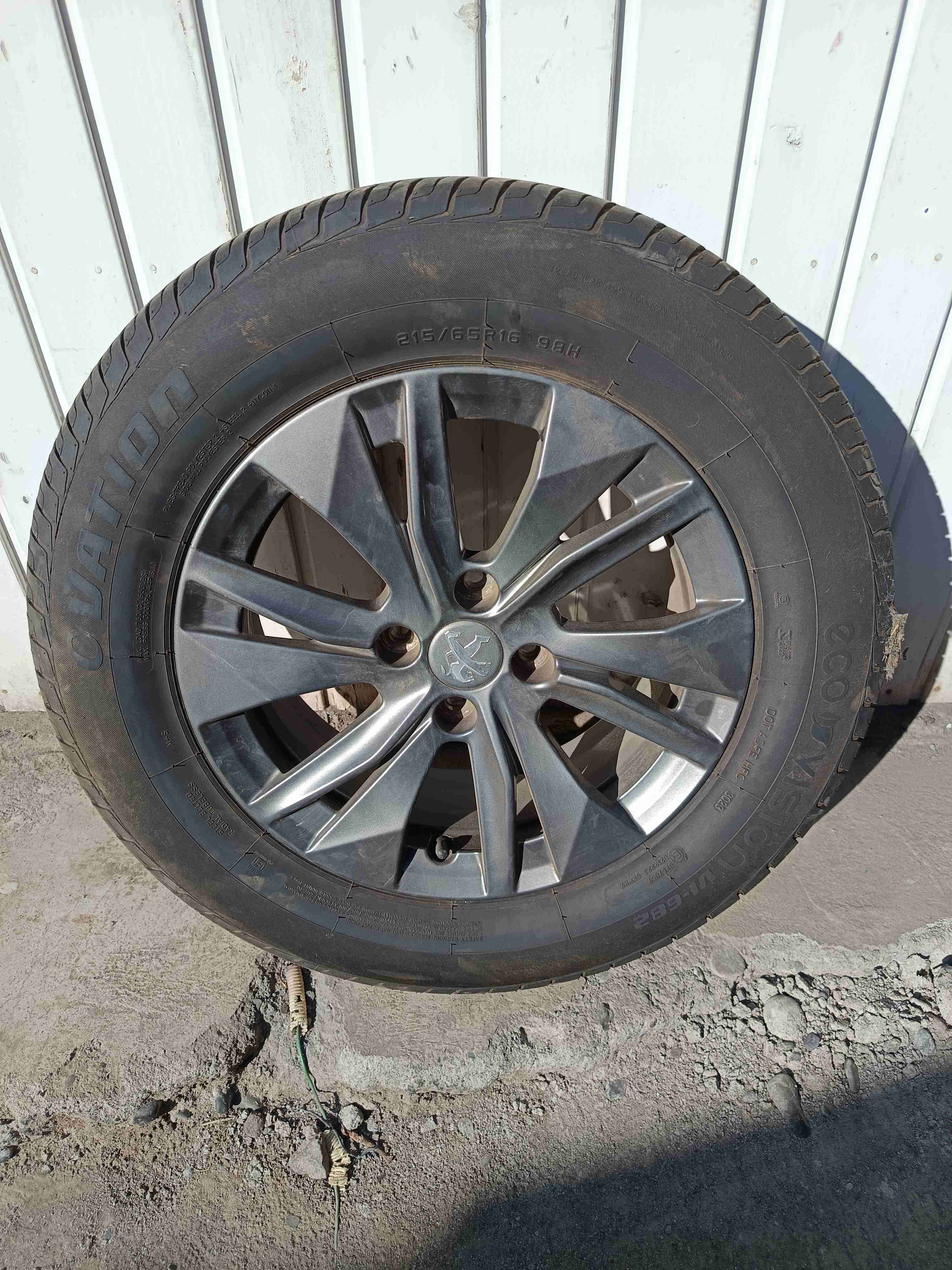 Rueda de Peugeot original aro 16 - miniatura 3