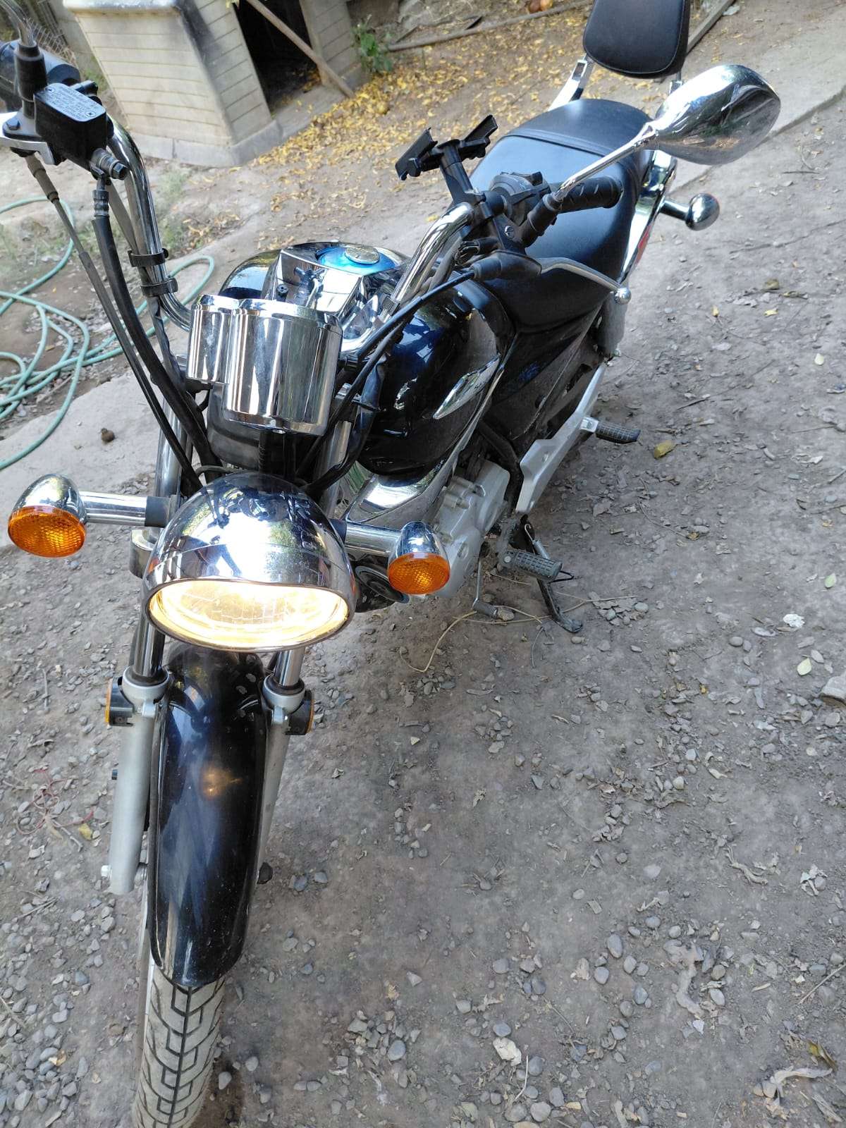 Moto honda shadow - miniatura 4