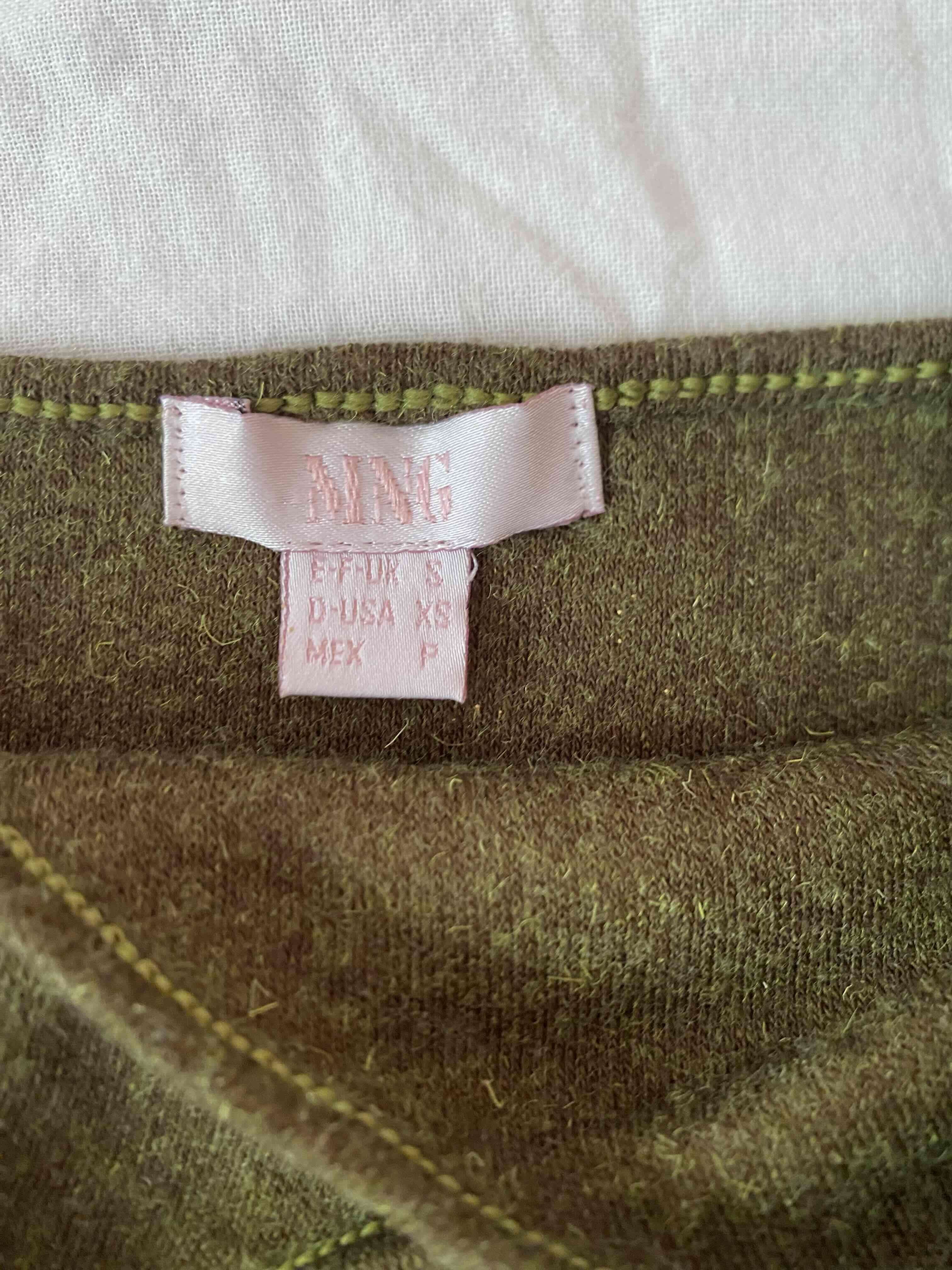 Top verde con tirantes - miniatura 3