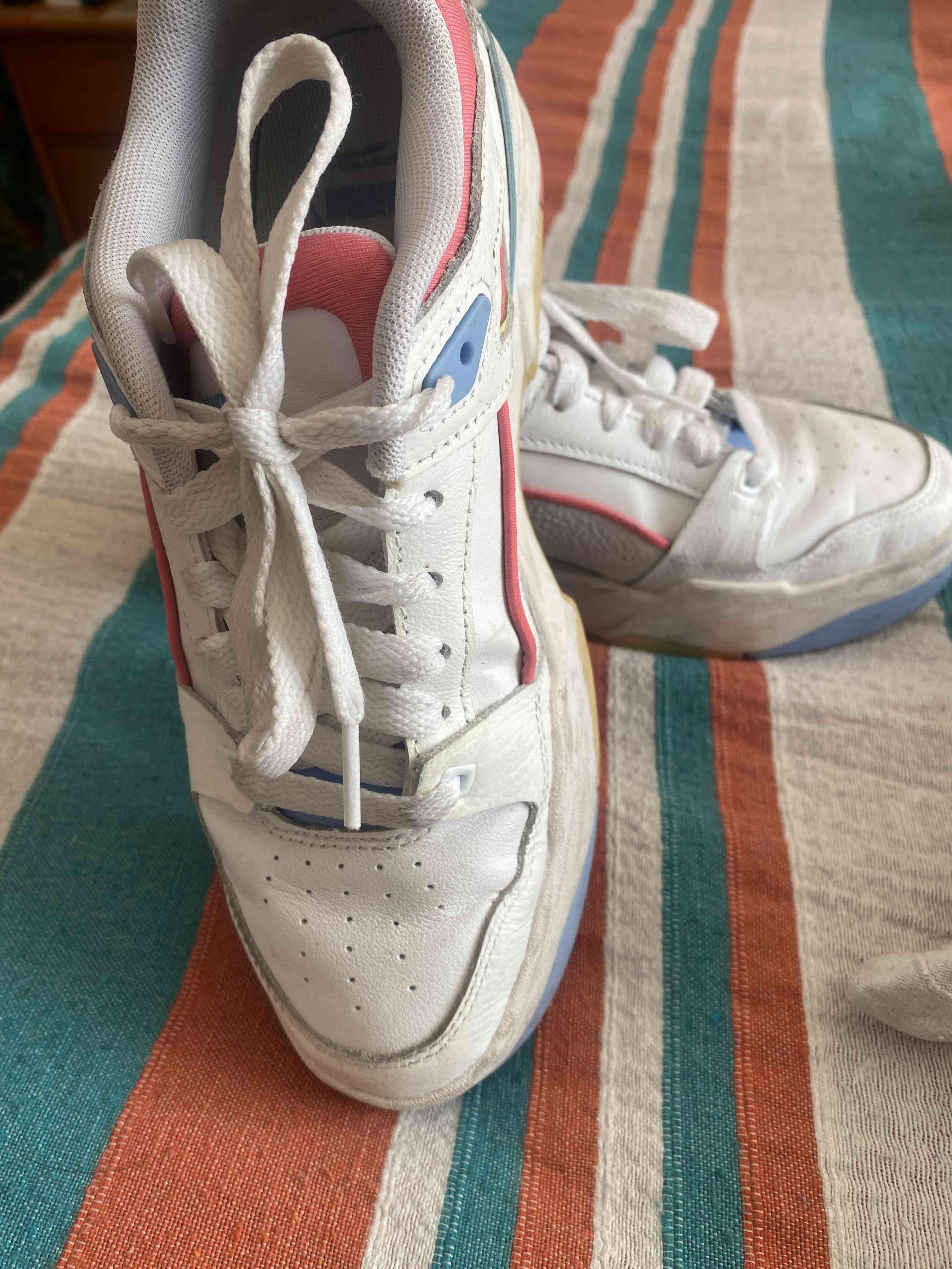 Zapatillas blancas Puma deportivas - miniatura 3