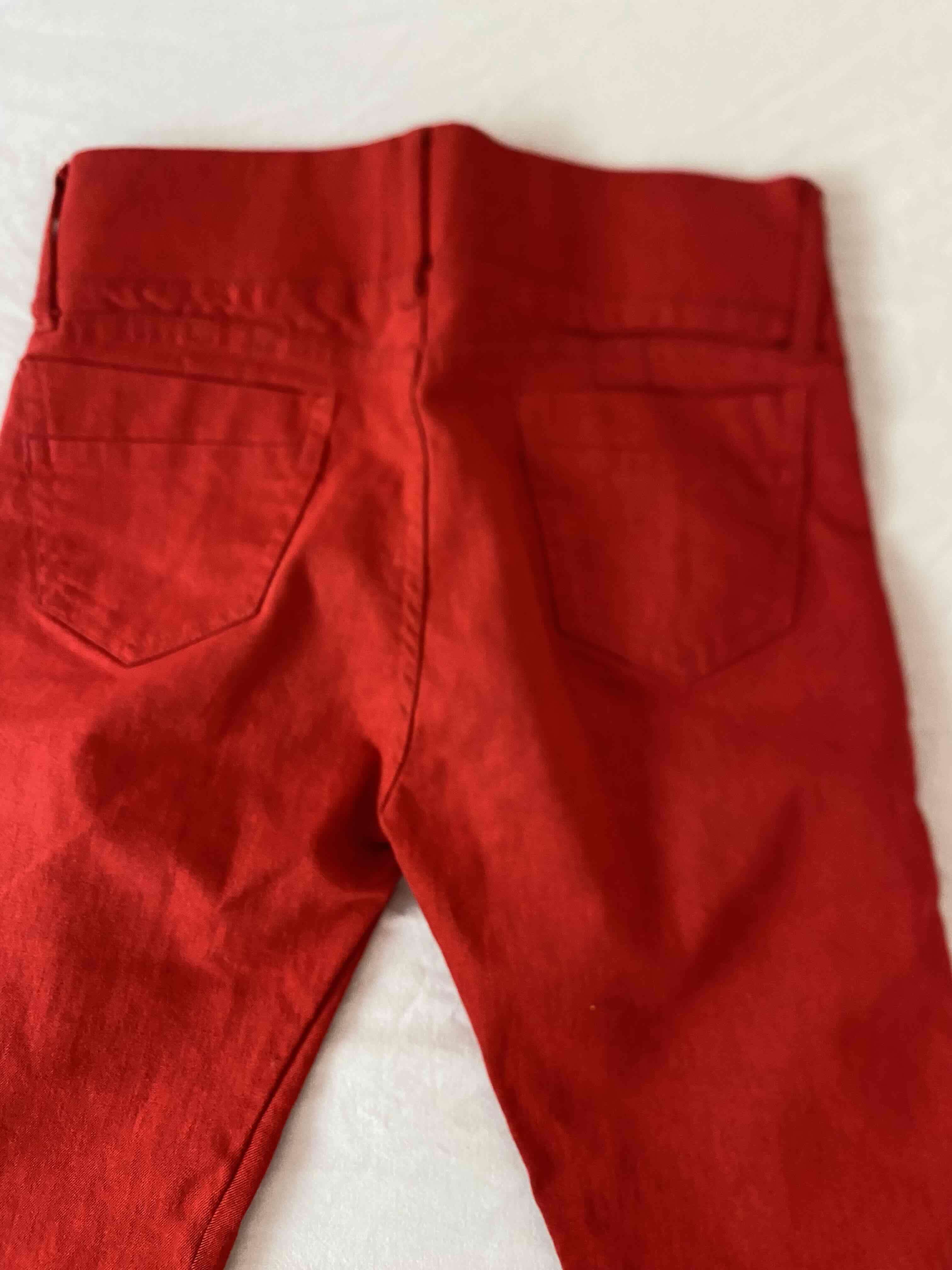 Pantalones rojos de mujer - miniatura 2