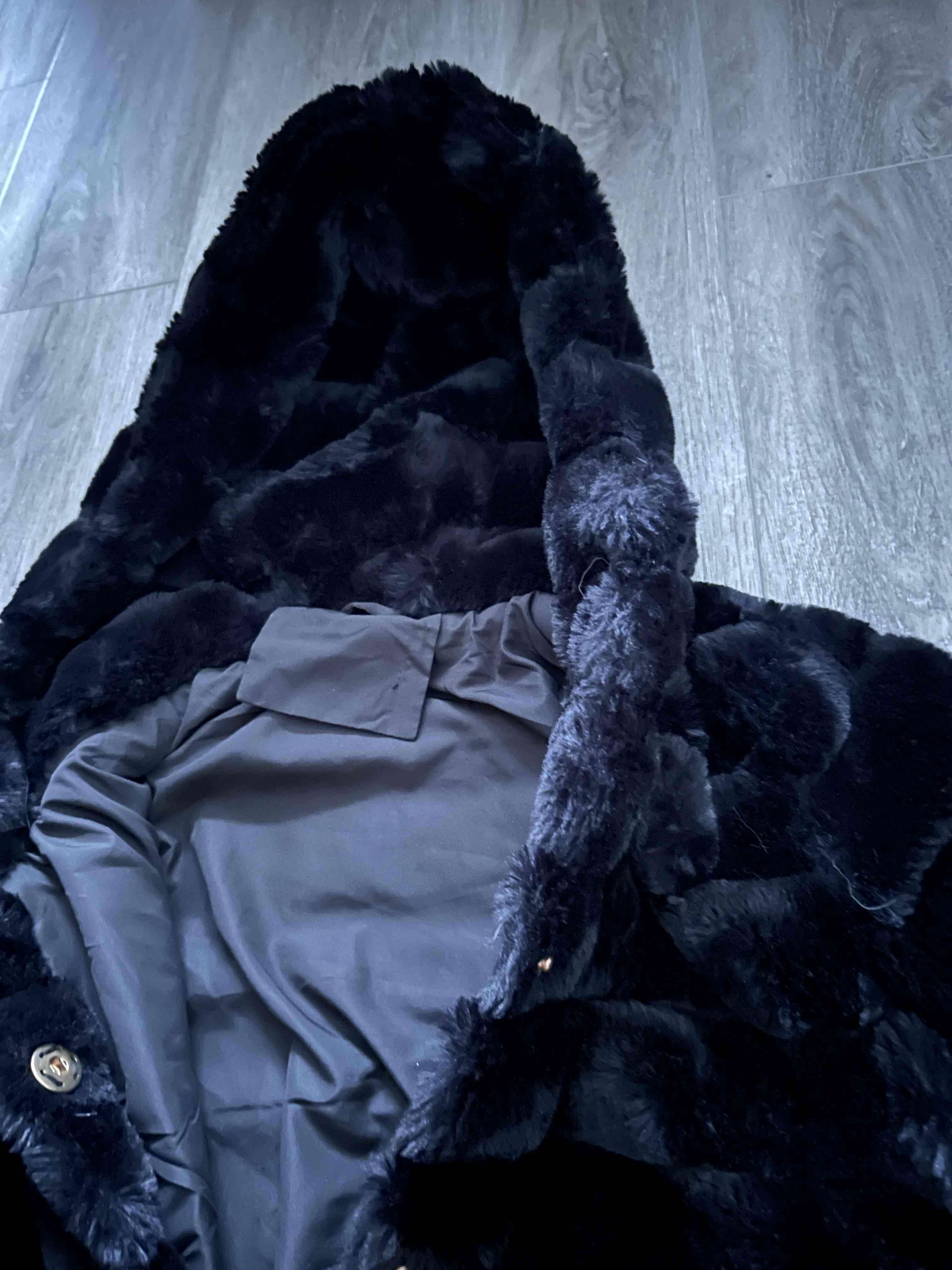 Peludo negro con capucha - miniatura 2