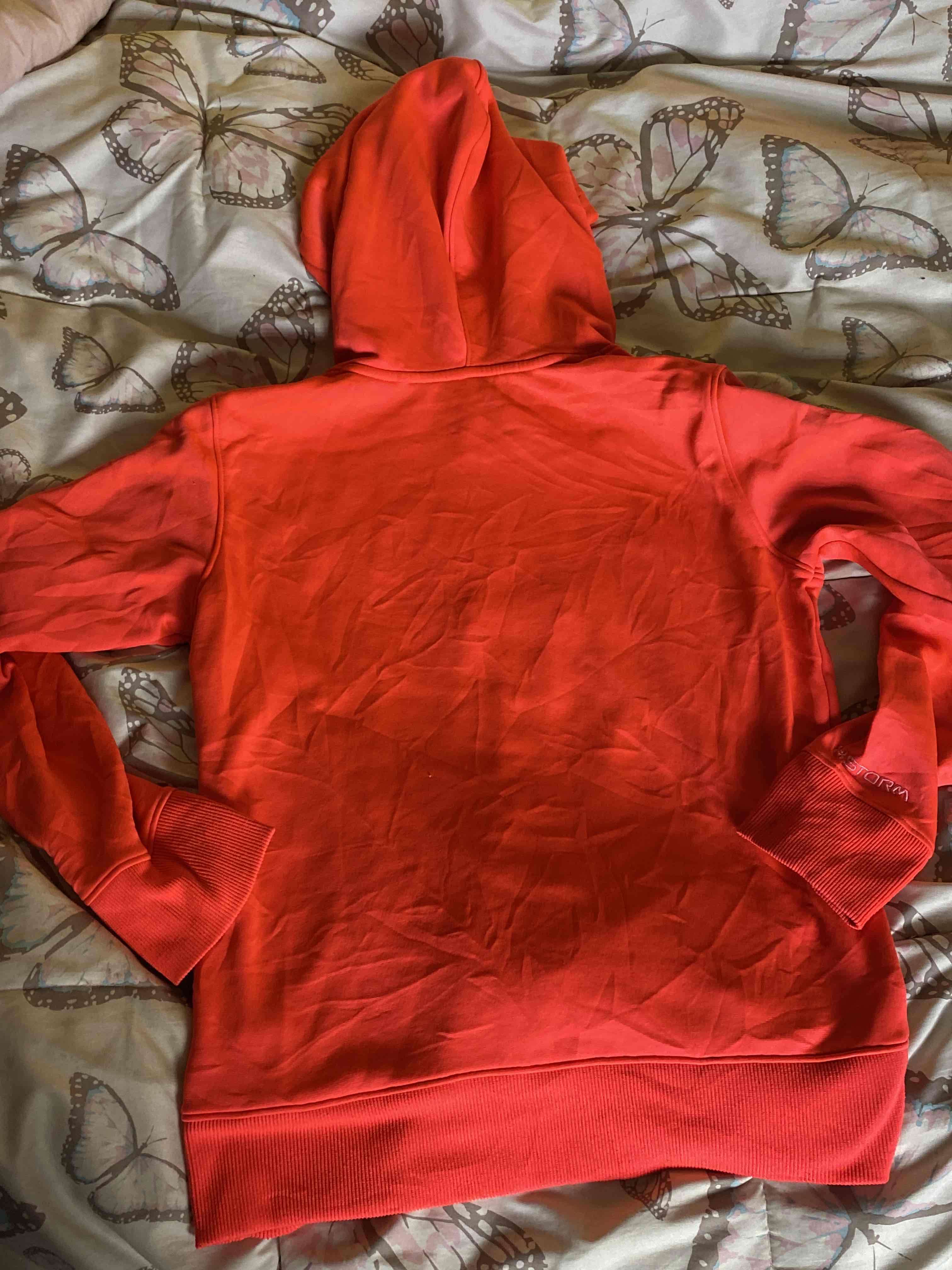 Polerón Under Armour fucsia con capucha - miniatura 2