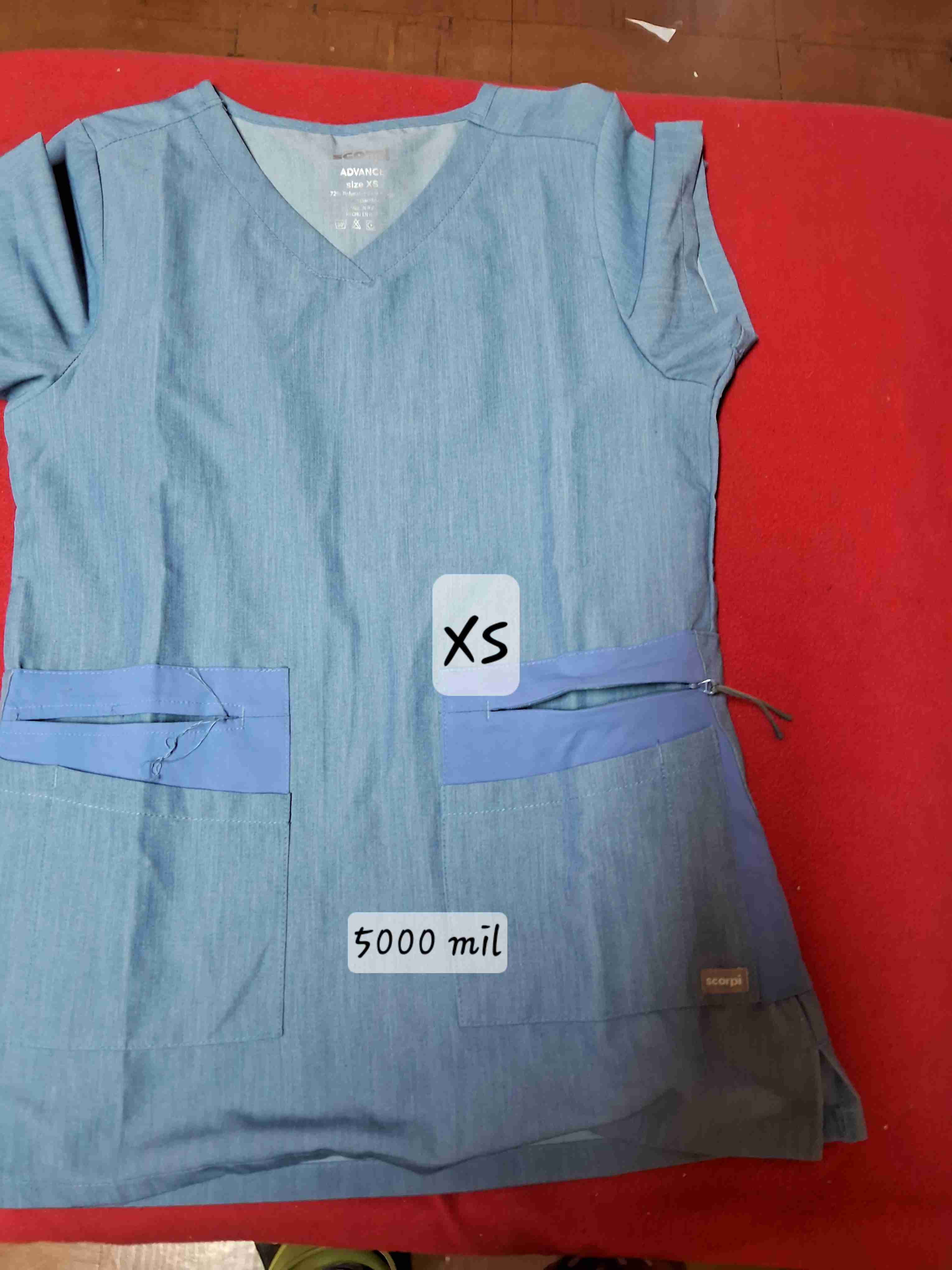 Blusas clinica talla xs - miniatura 2