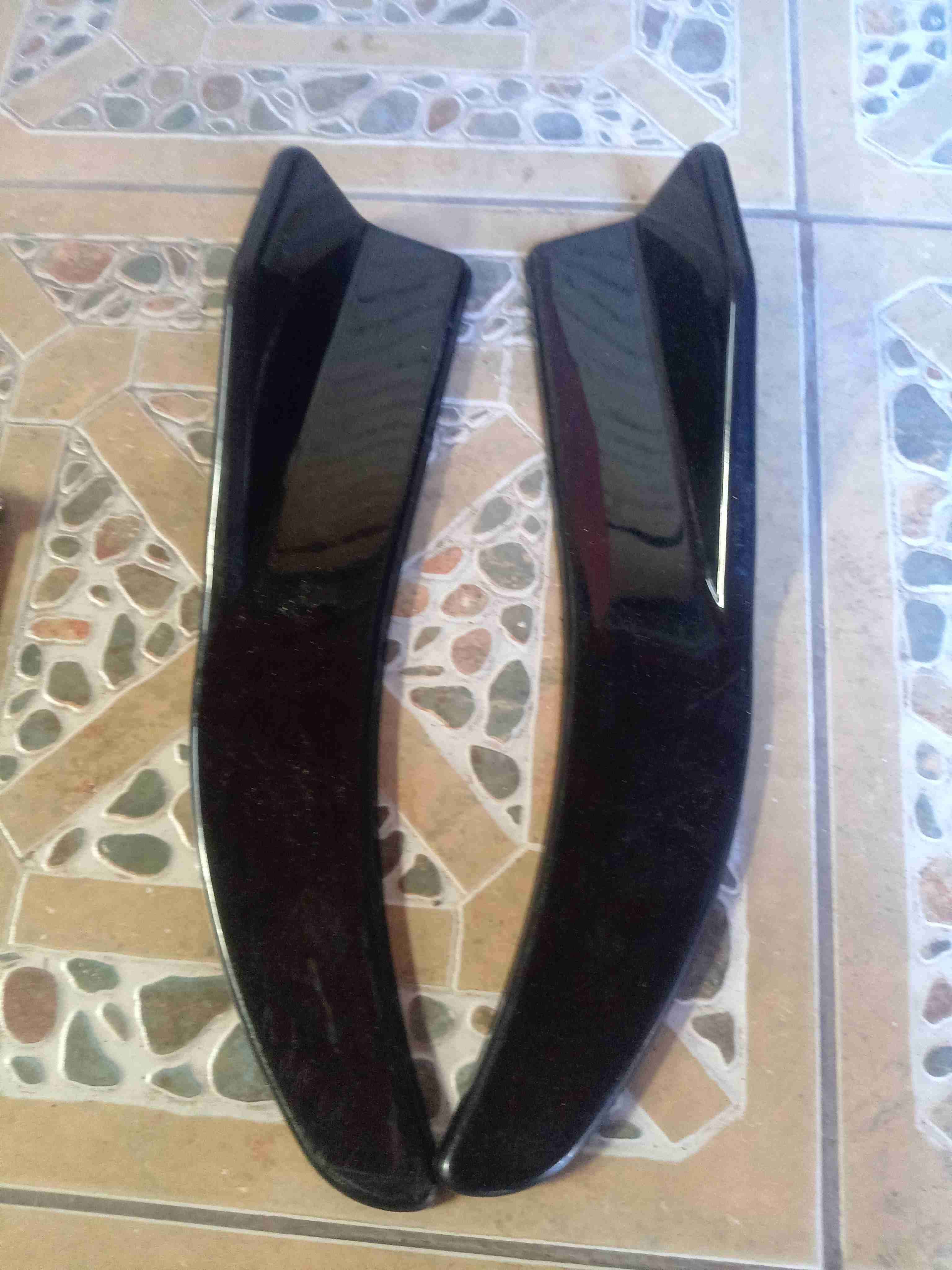 Spoilers negros para auto - miniatura 1