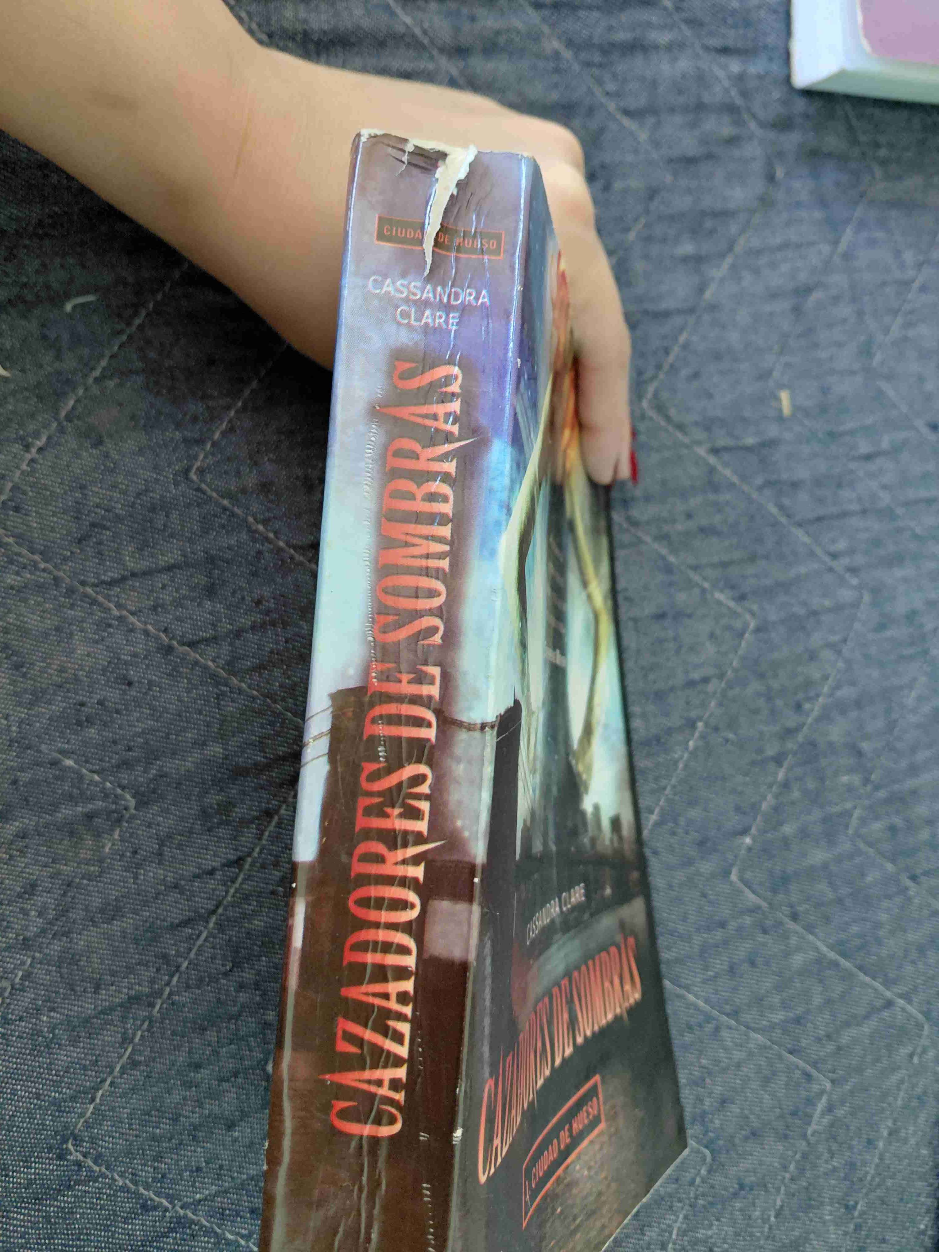 Libro Cazadores de Sombras - miniatura 3