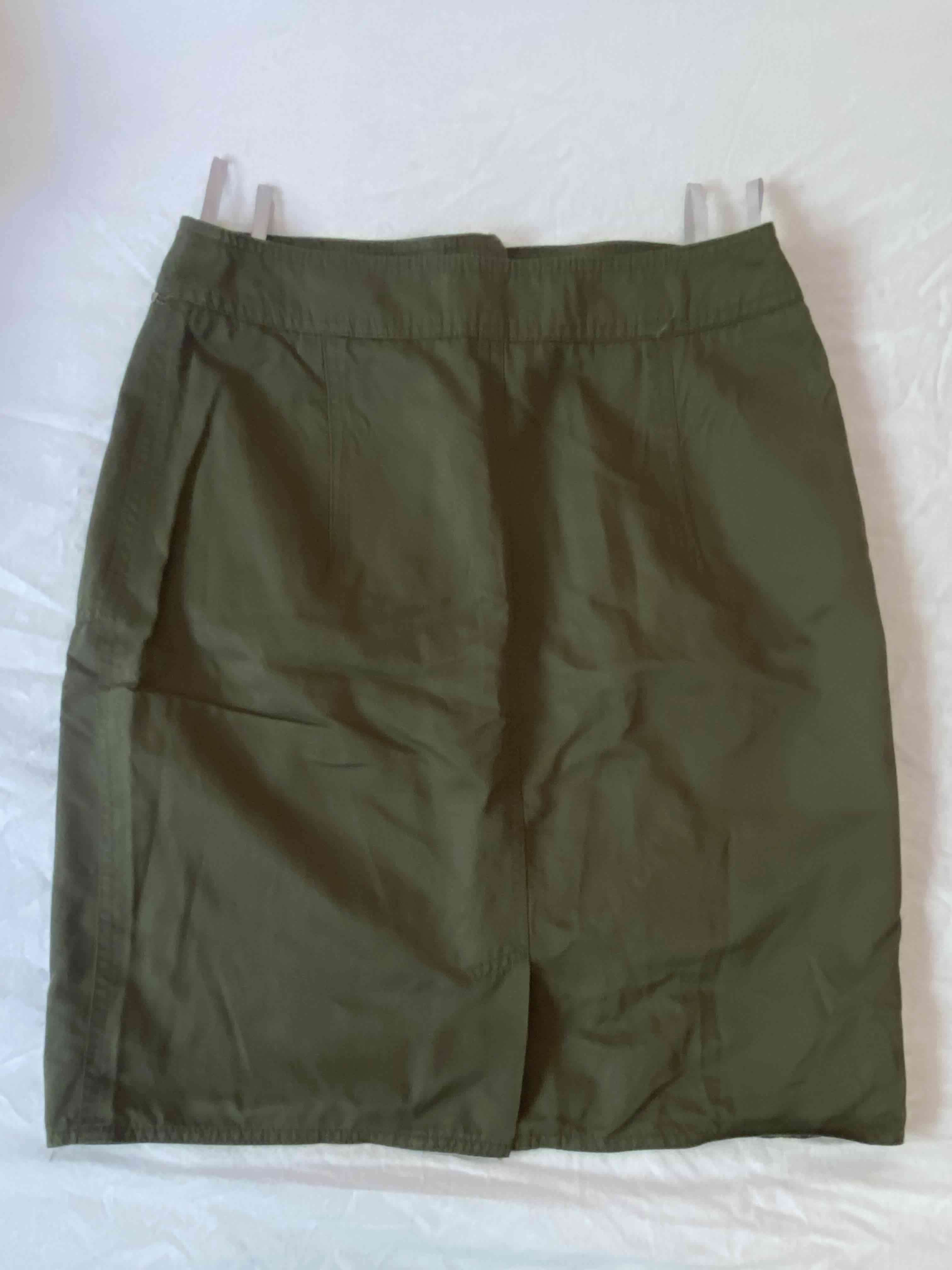 Falda verde con cremalleras - miniatura 4