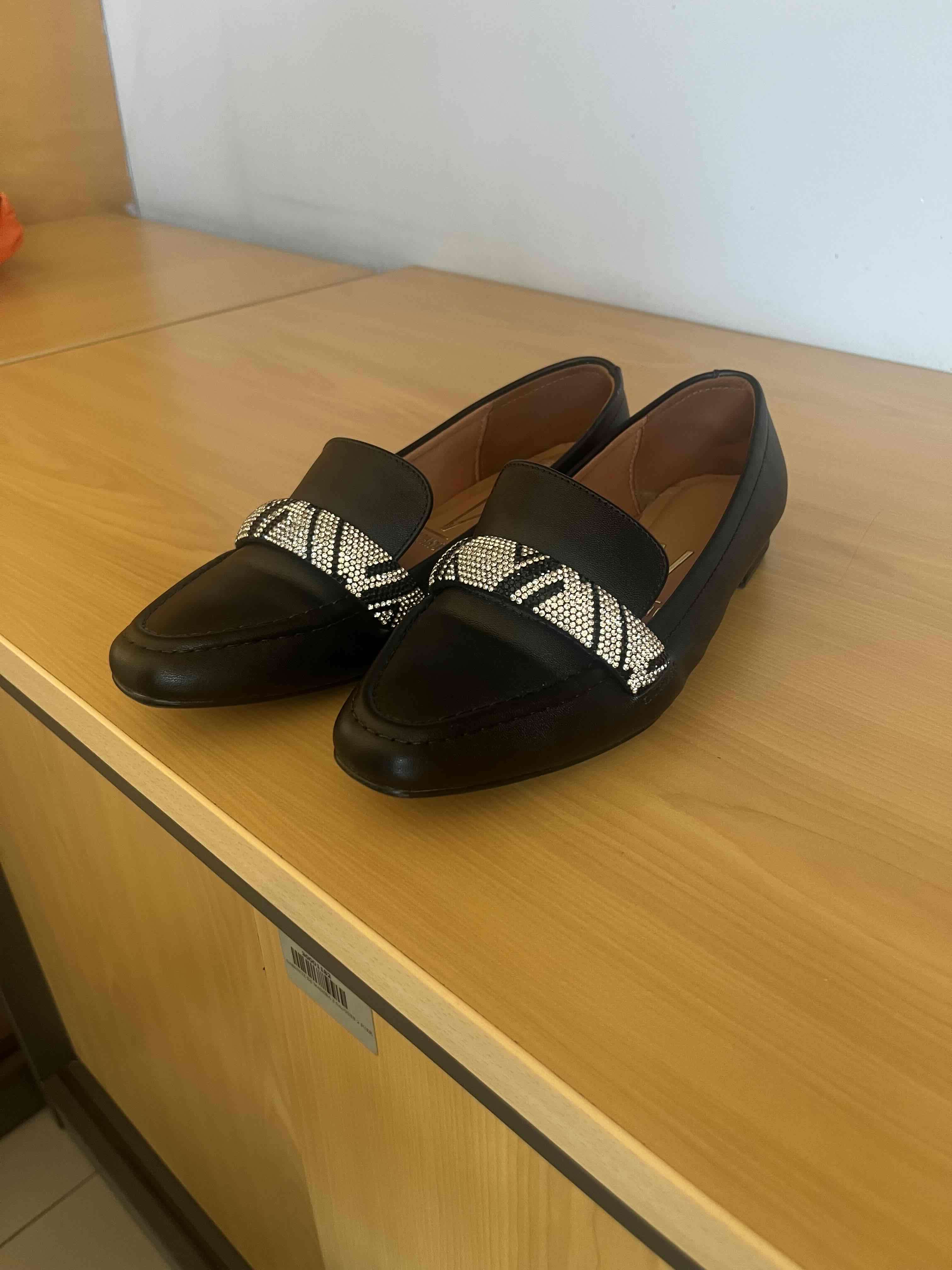 Zapatos marca Vizzano negros con detalle brillante - miniatura 3