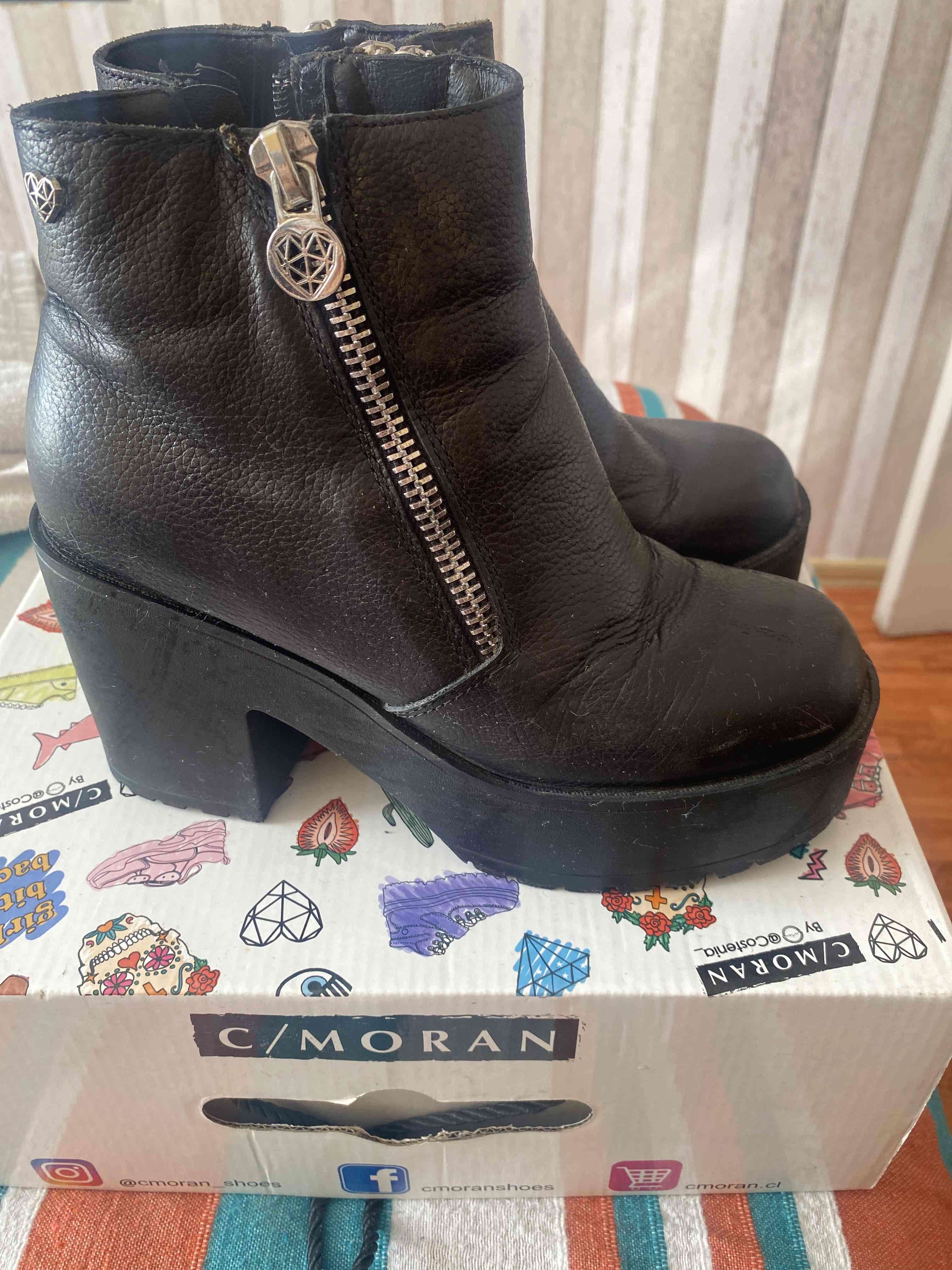 Botines negros de cuero con cierres - miniatura 2