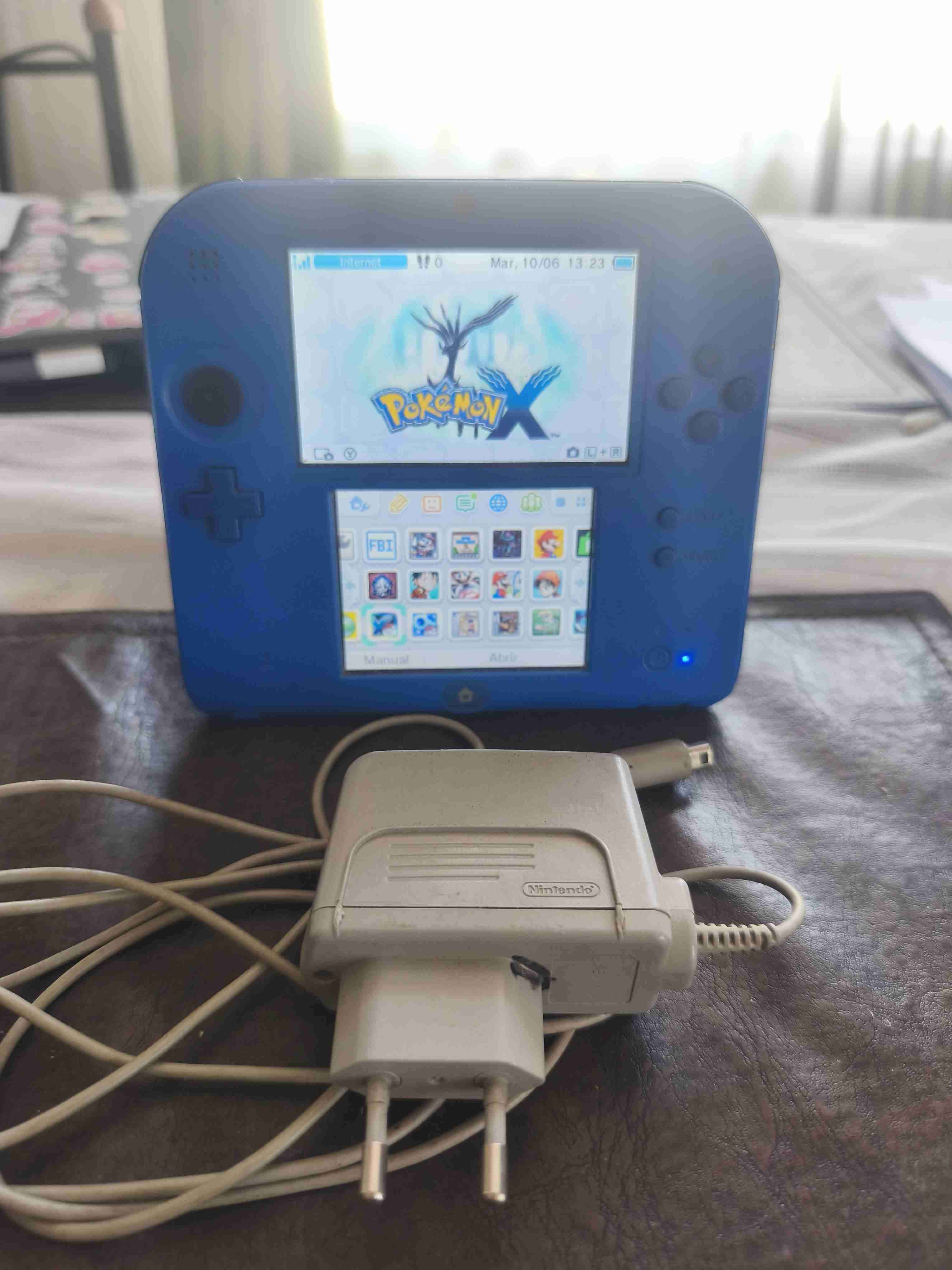 Consola Nintendo 2DS azul desbloqueada - miniatura 2