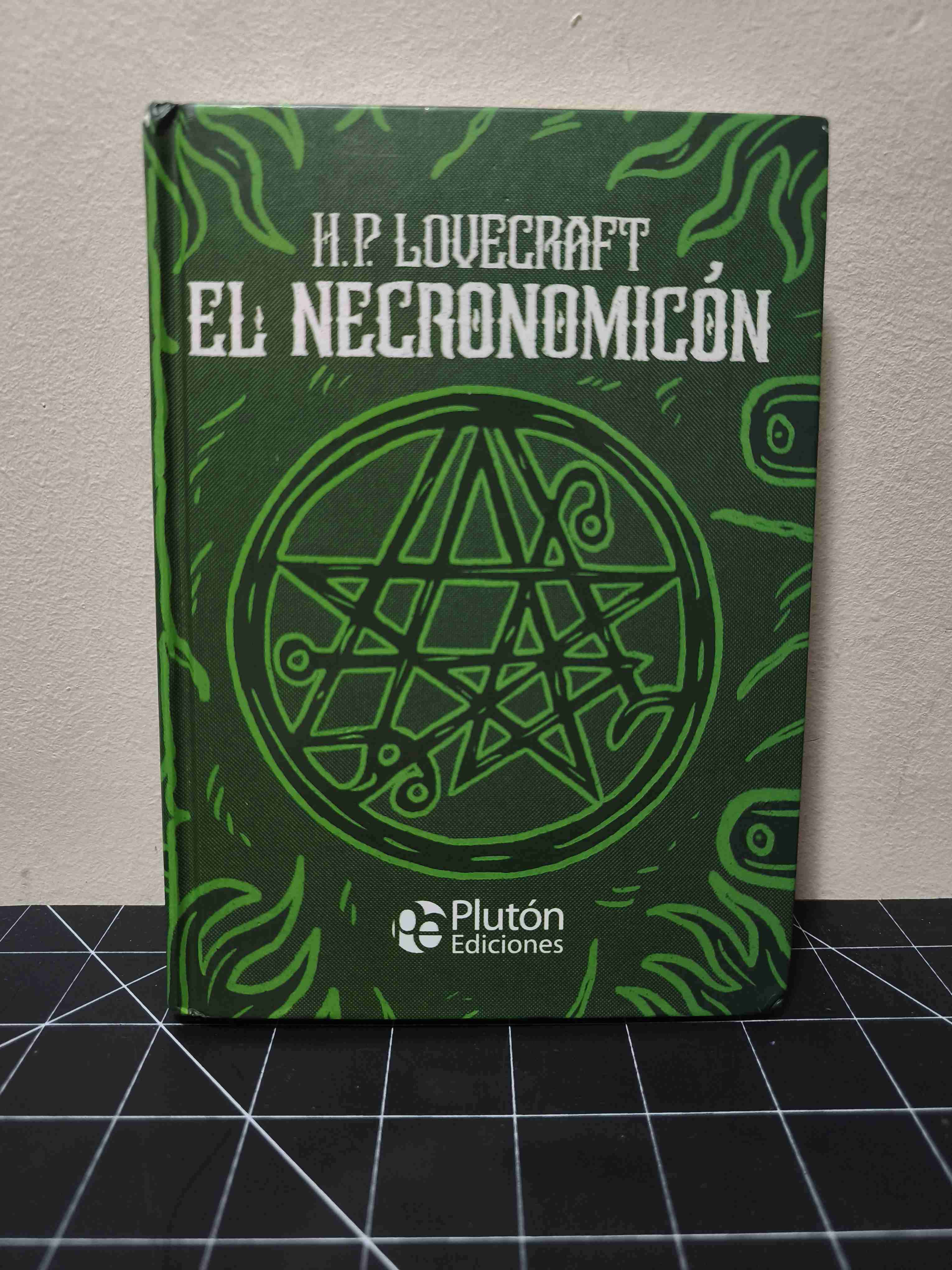 El Necronomicón de H.P. Lovecraft - miniatura 1