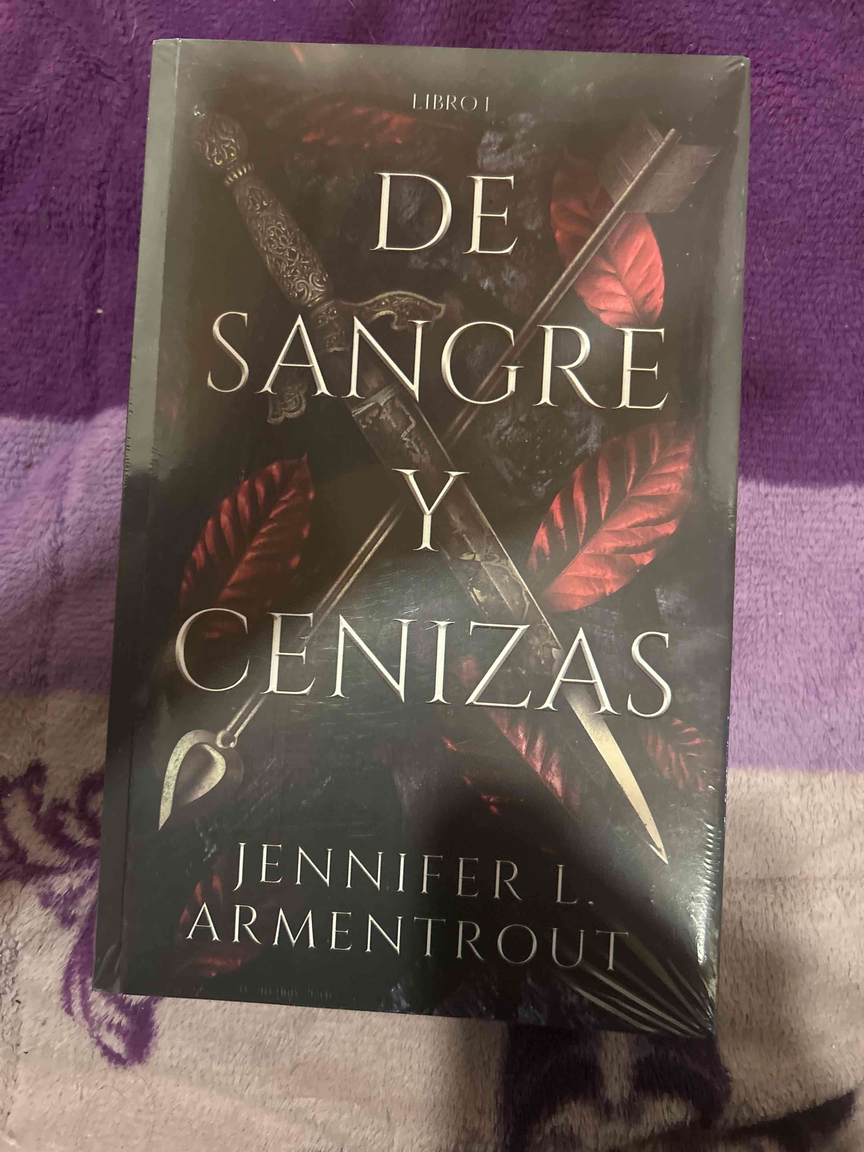 Libro 'De sangre y cenizas' - miniatura 2