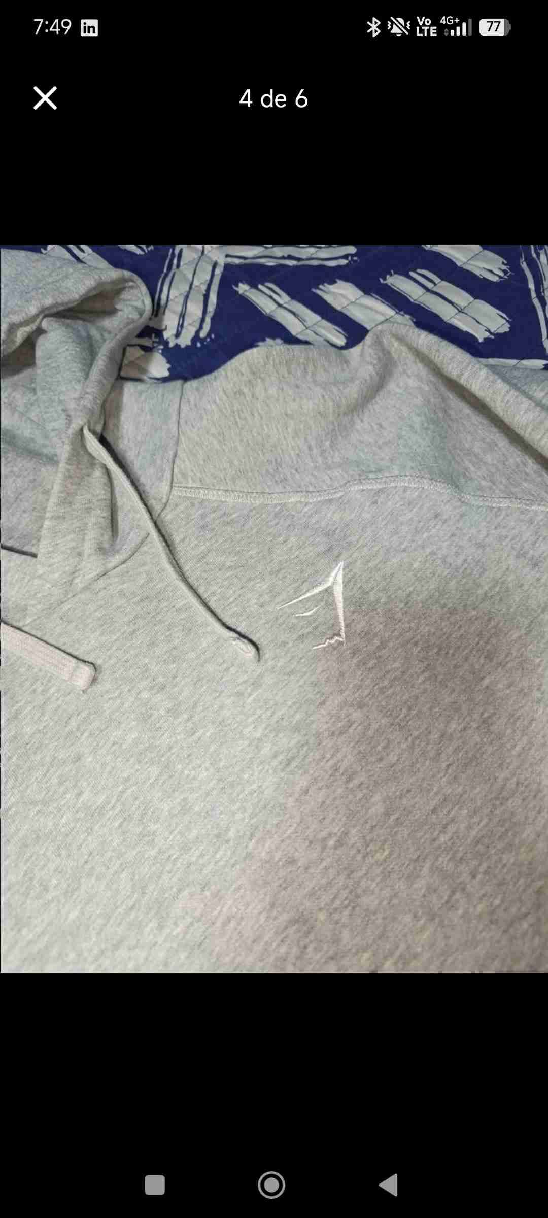 Polerón con capucha gris - miniatura 2