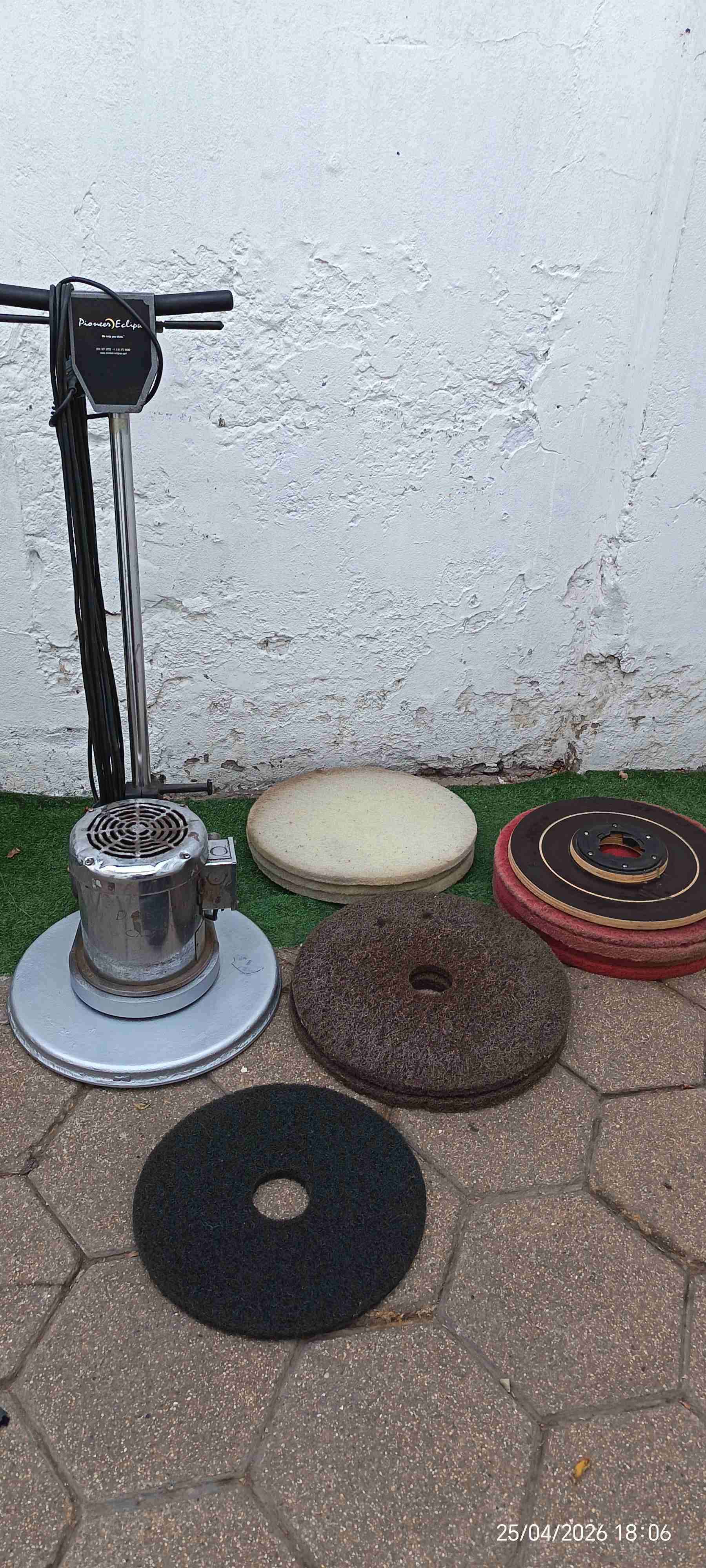 Máquina enceradora industrial - miniatura 2