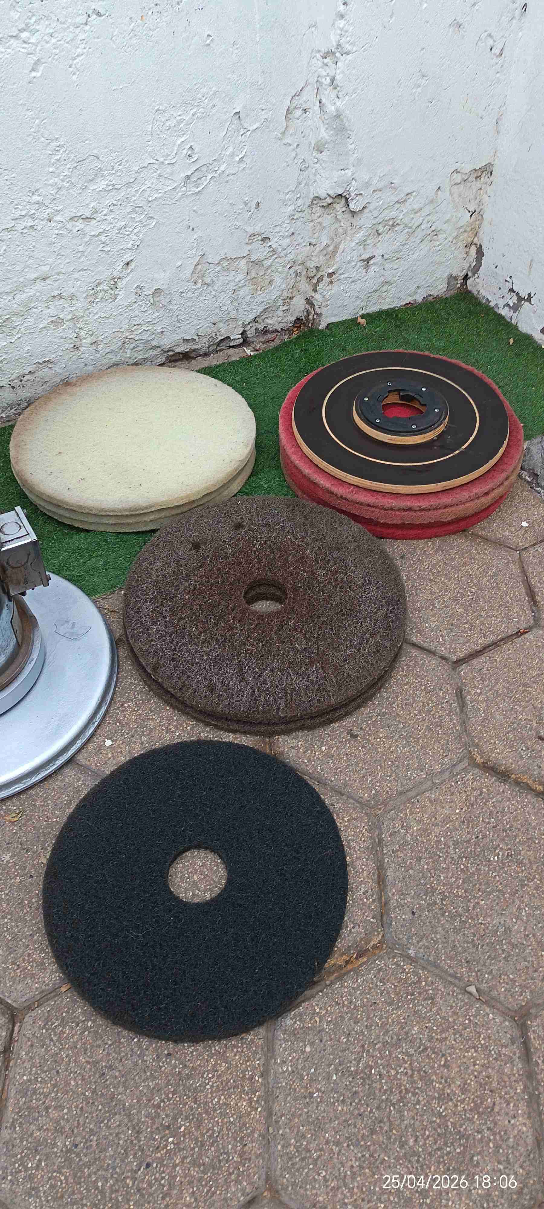 Máquina enceradora industrial - miniatura 3