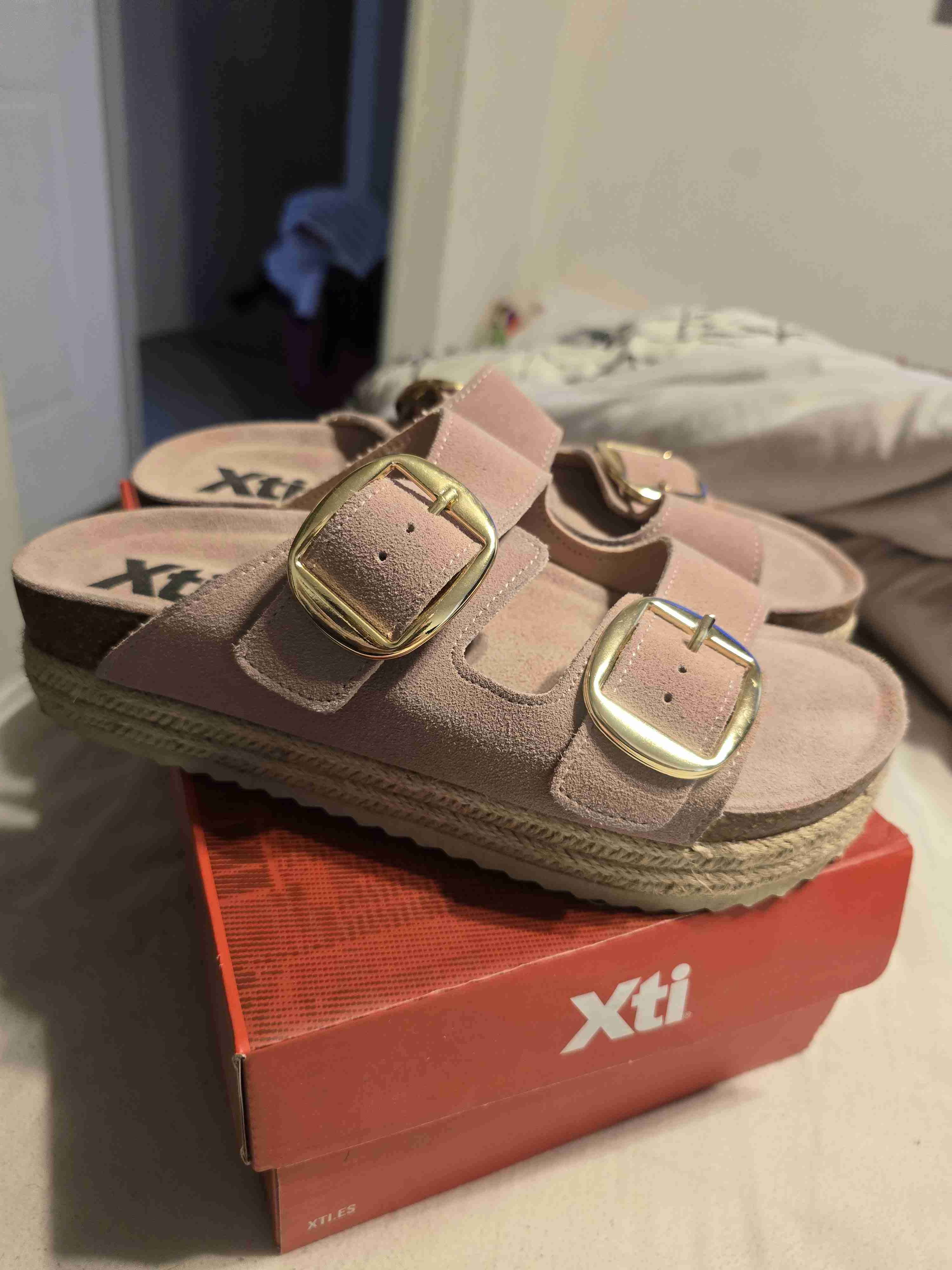 Sandalias rosadas con hebilla XTI - miniatura 2