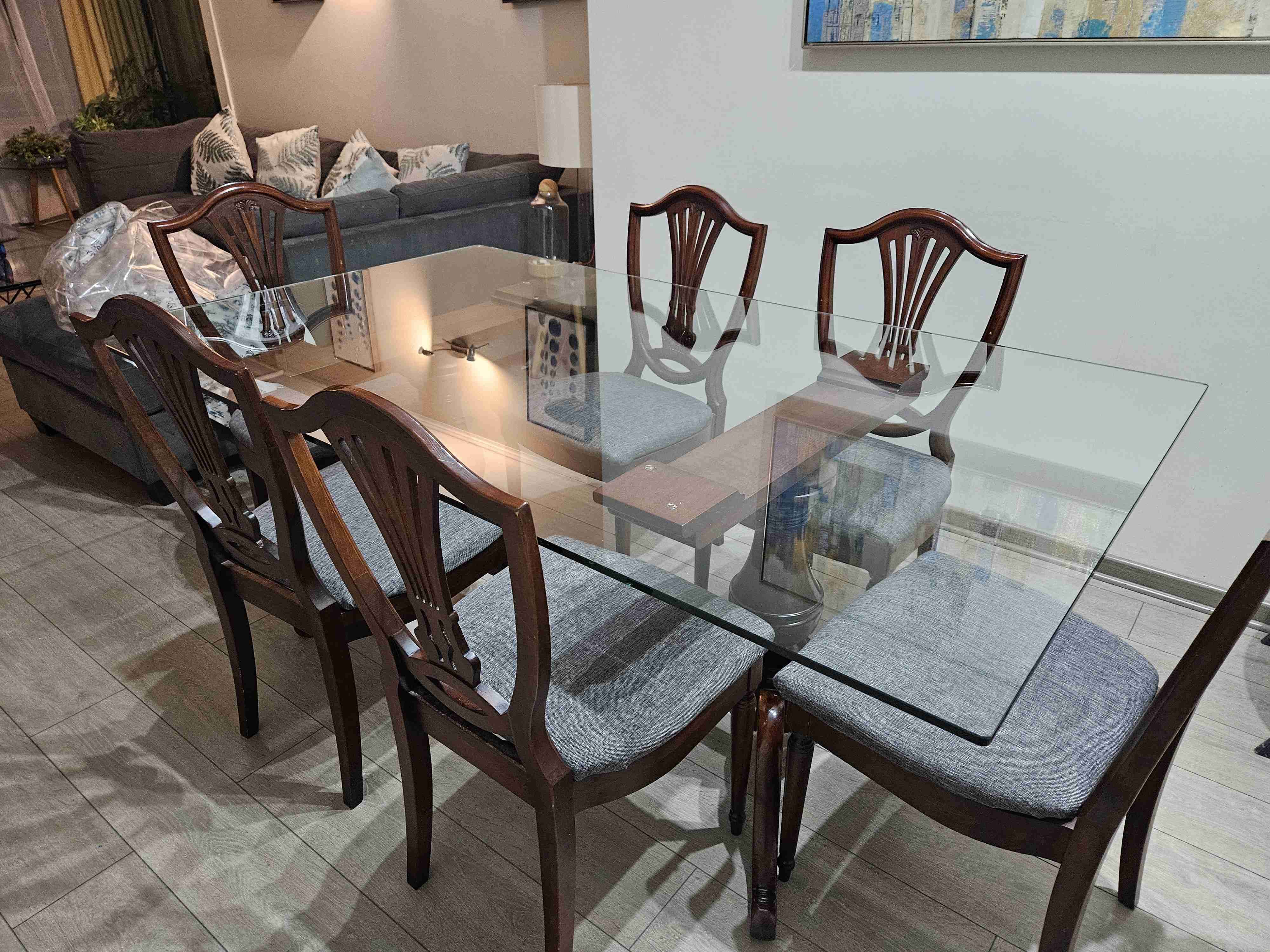 Mesa de comedor de vidrio con 6 sillas - miniatura 2