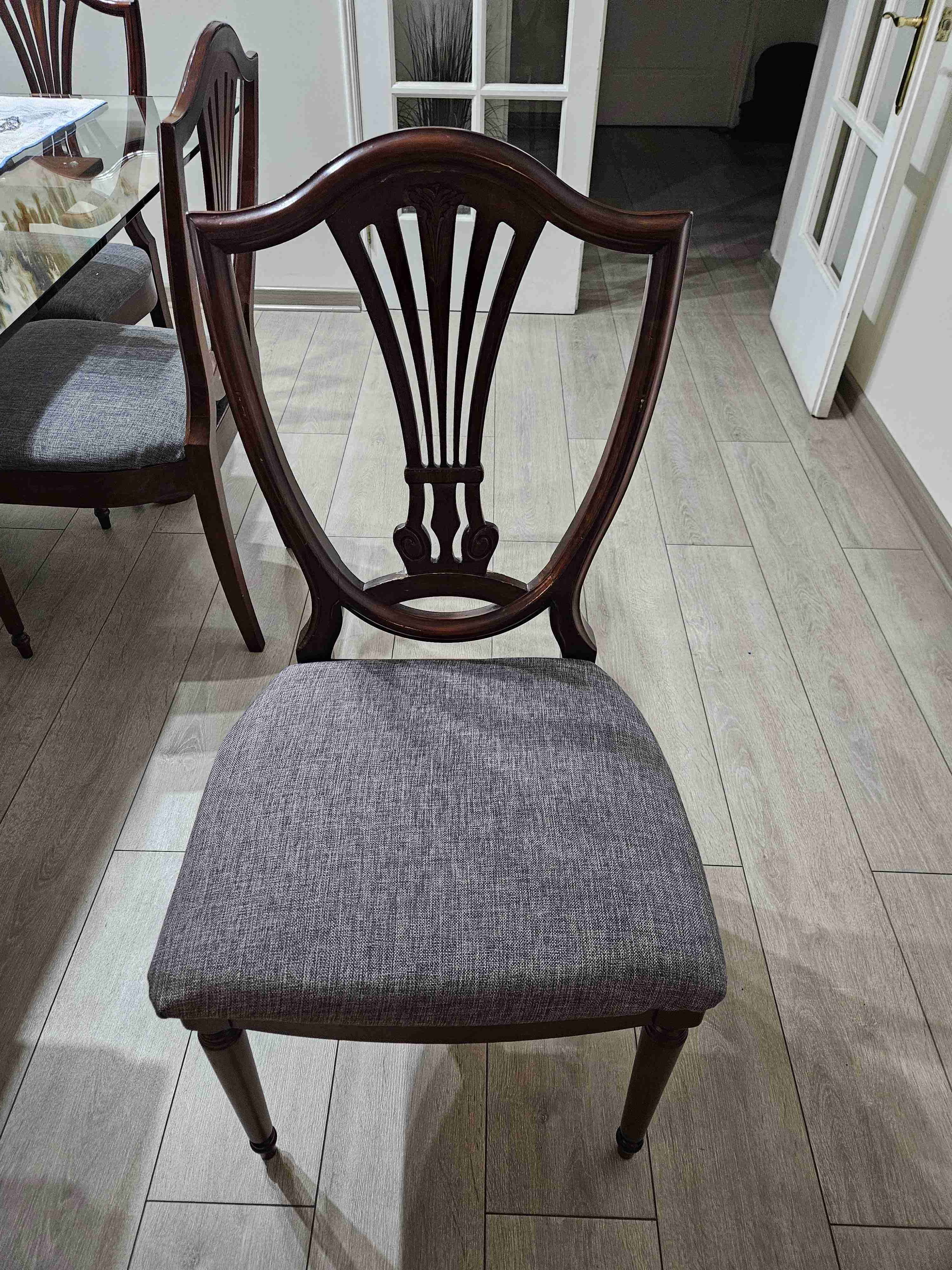 Mesa de comedor de vidrio con 6 sillas - miniatura 4