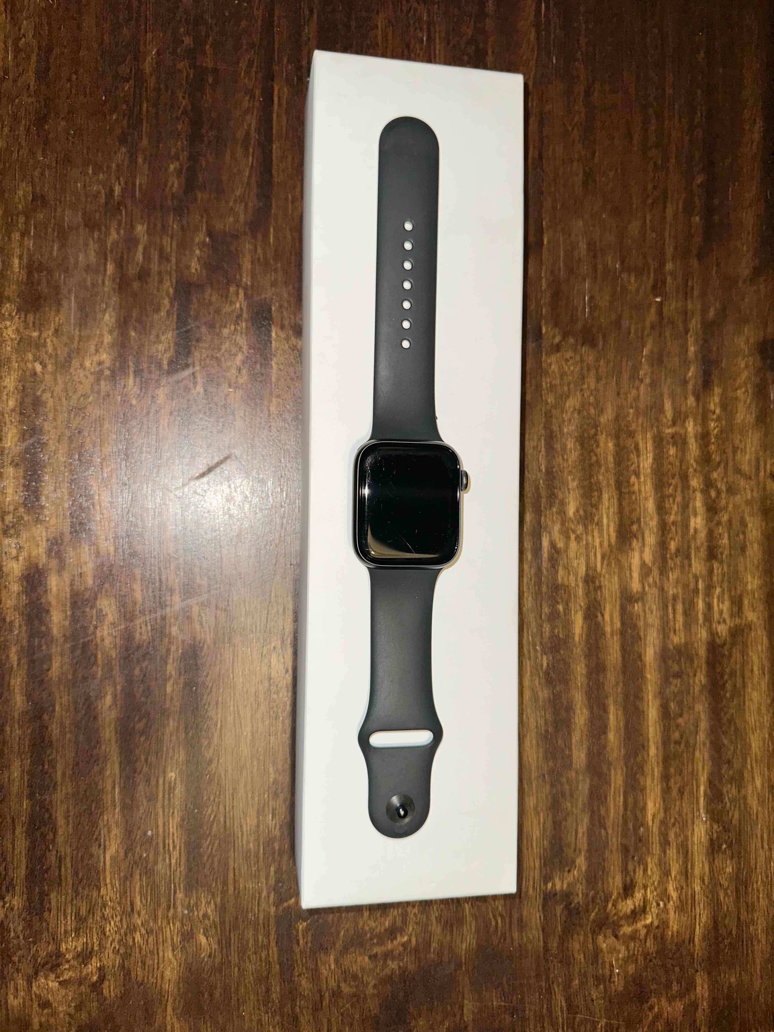 Apple Watch SE 44mm A2352 Excelente Estado - miniatura 3