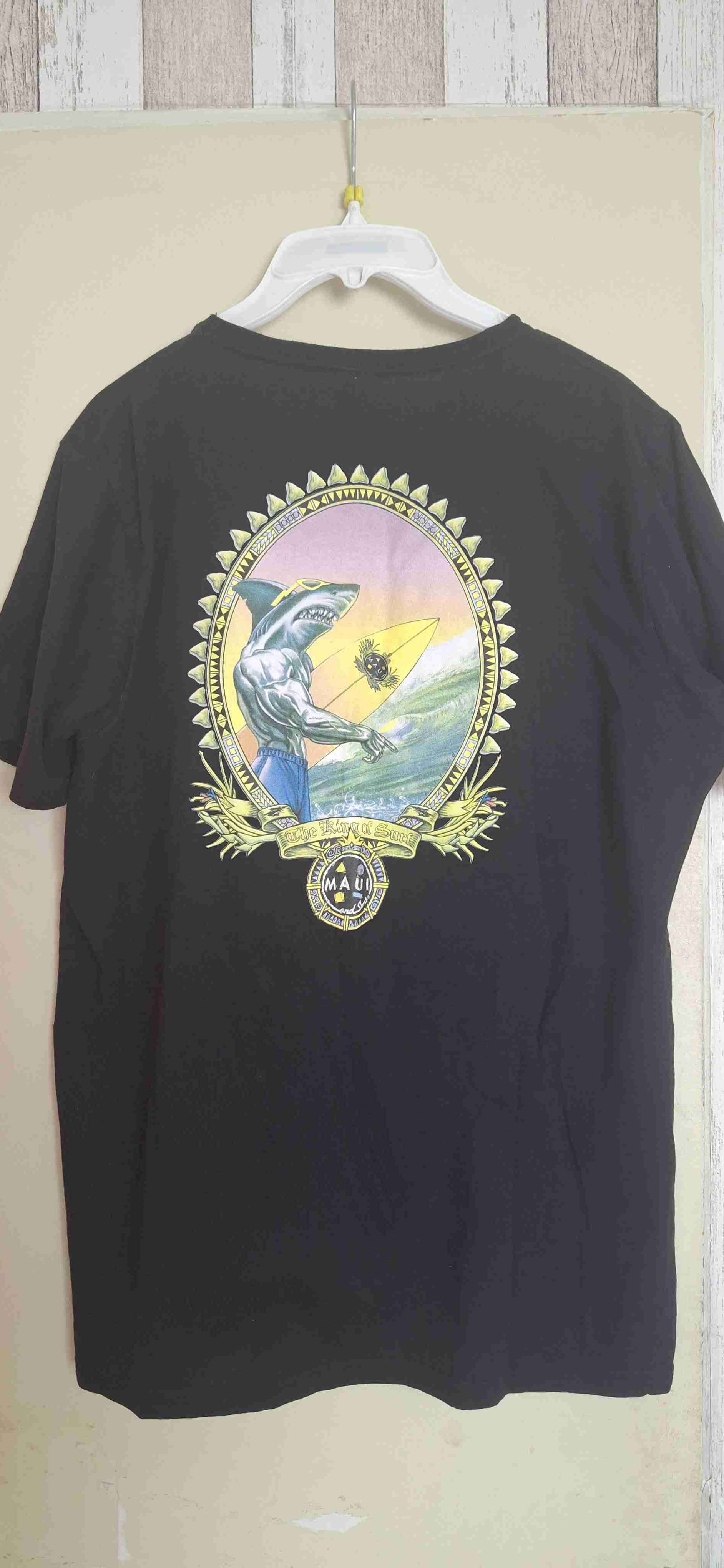 Polera negra con logo Maui - miniatura 2