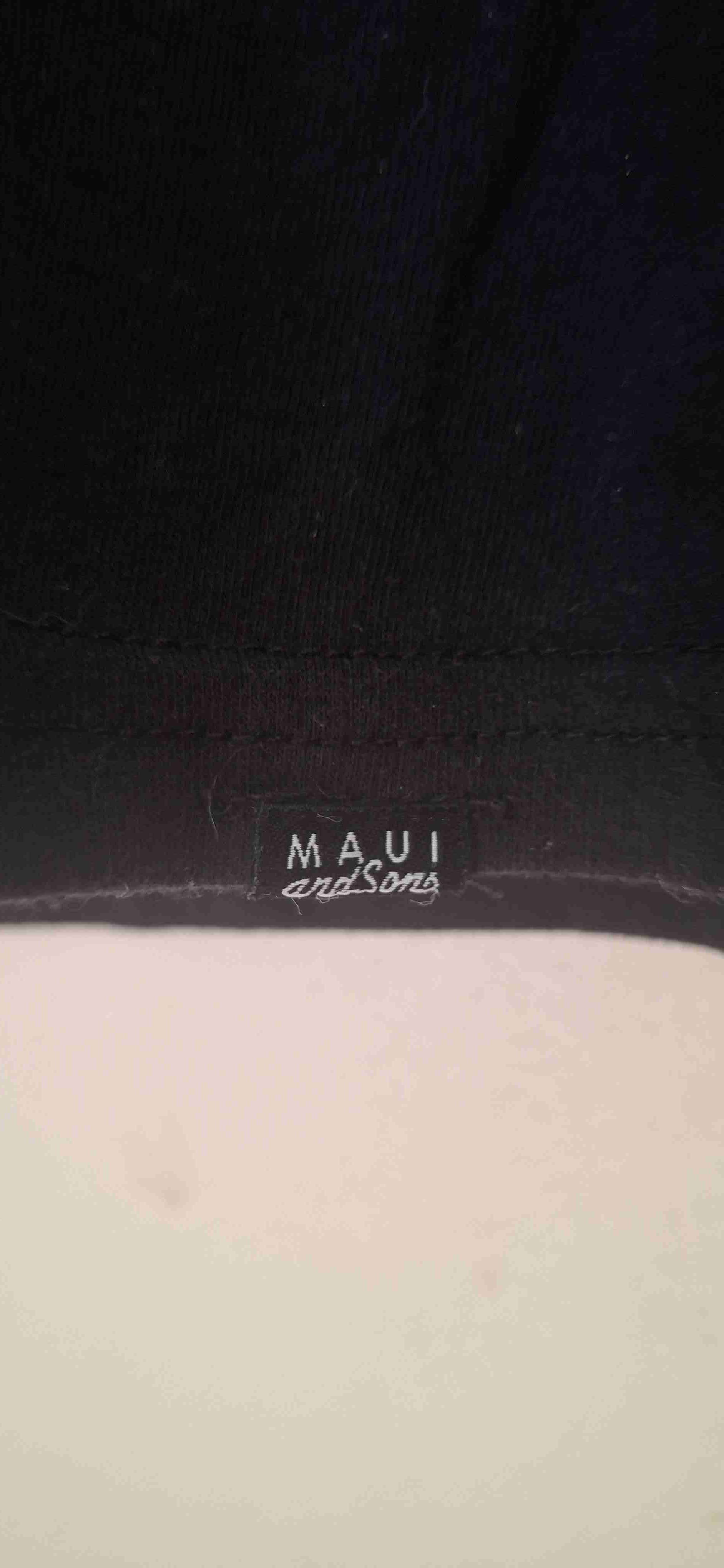 Polera negra con logo Maui - miniatura 4