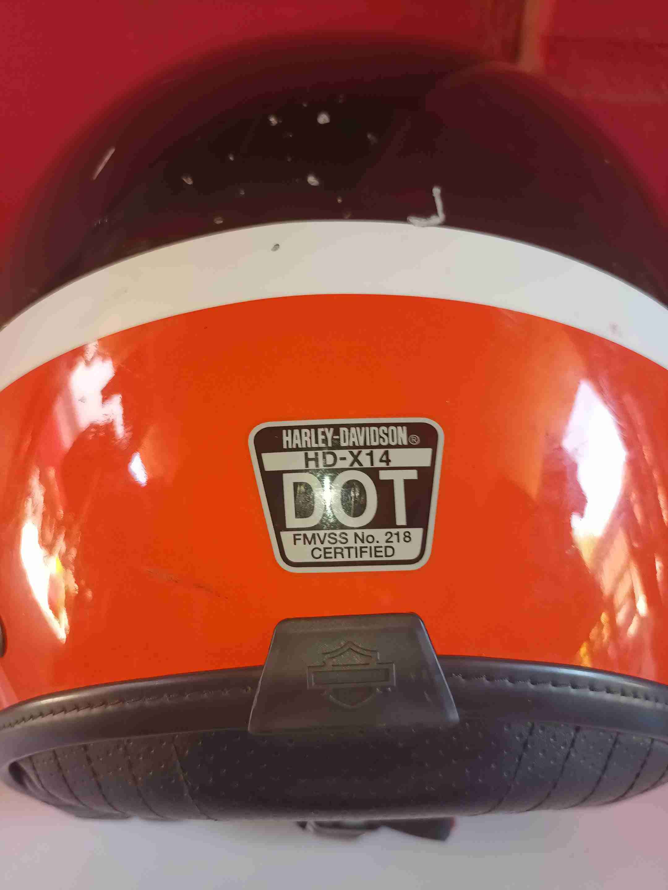 Casco con diseño de cuadros - miniatura 2