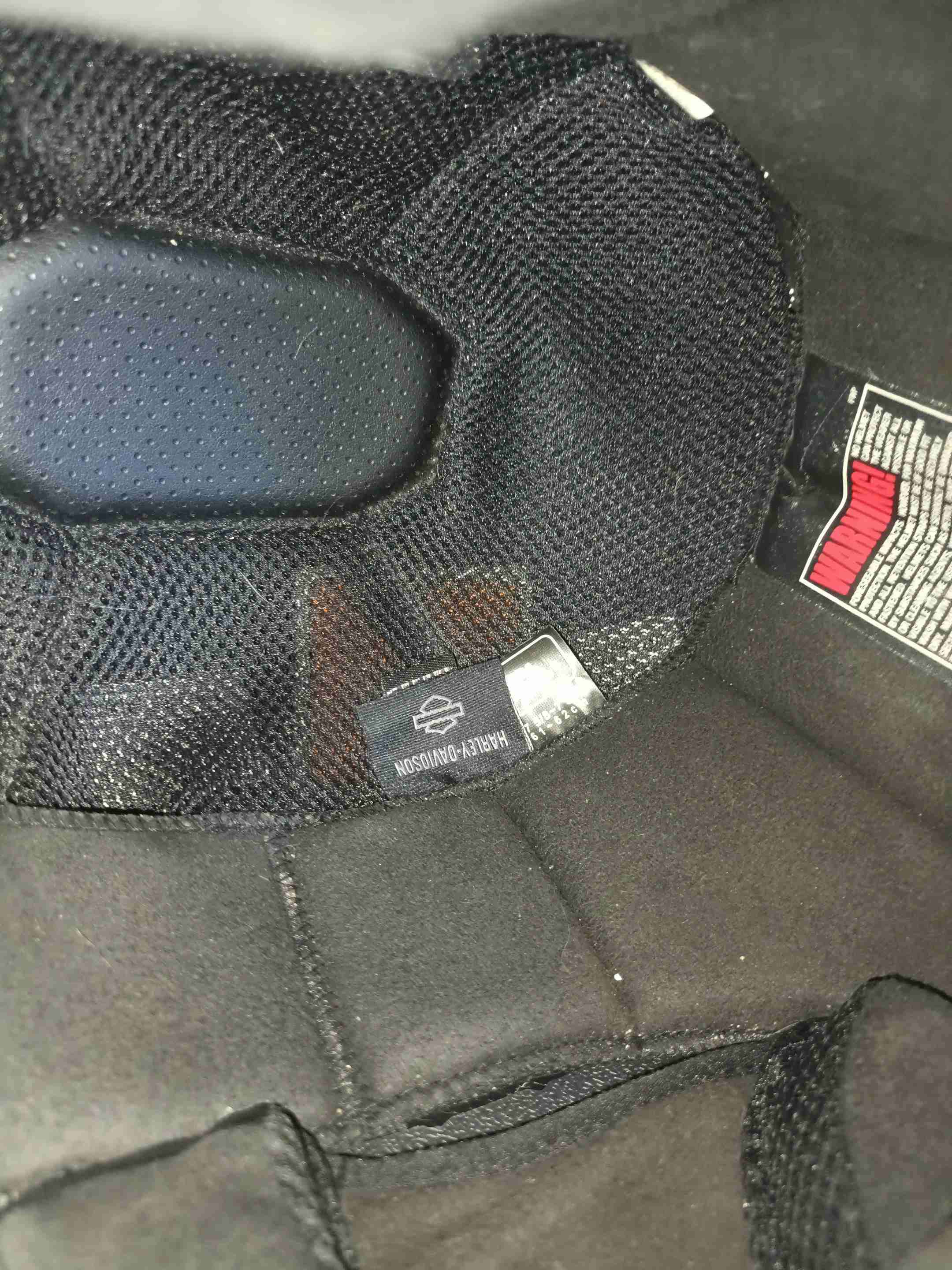 Casco con diseño de cuadros - miniatura 4