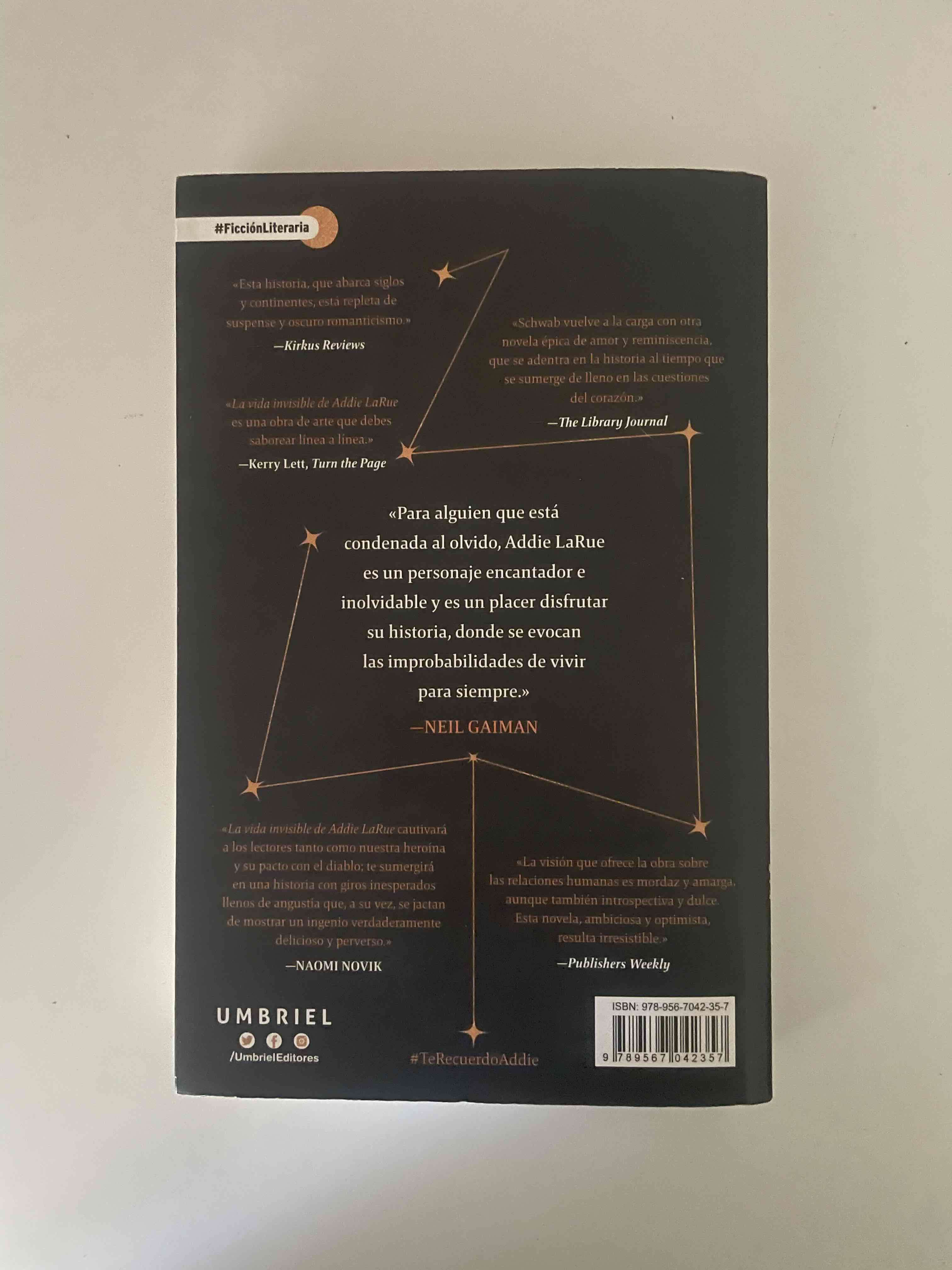Libro 'La Vida Invisible de Addie LaRue' - miniatura 2