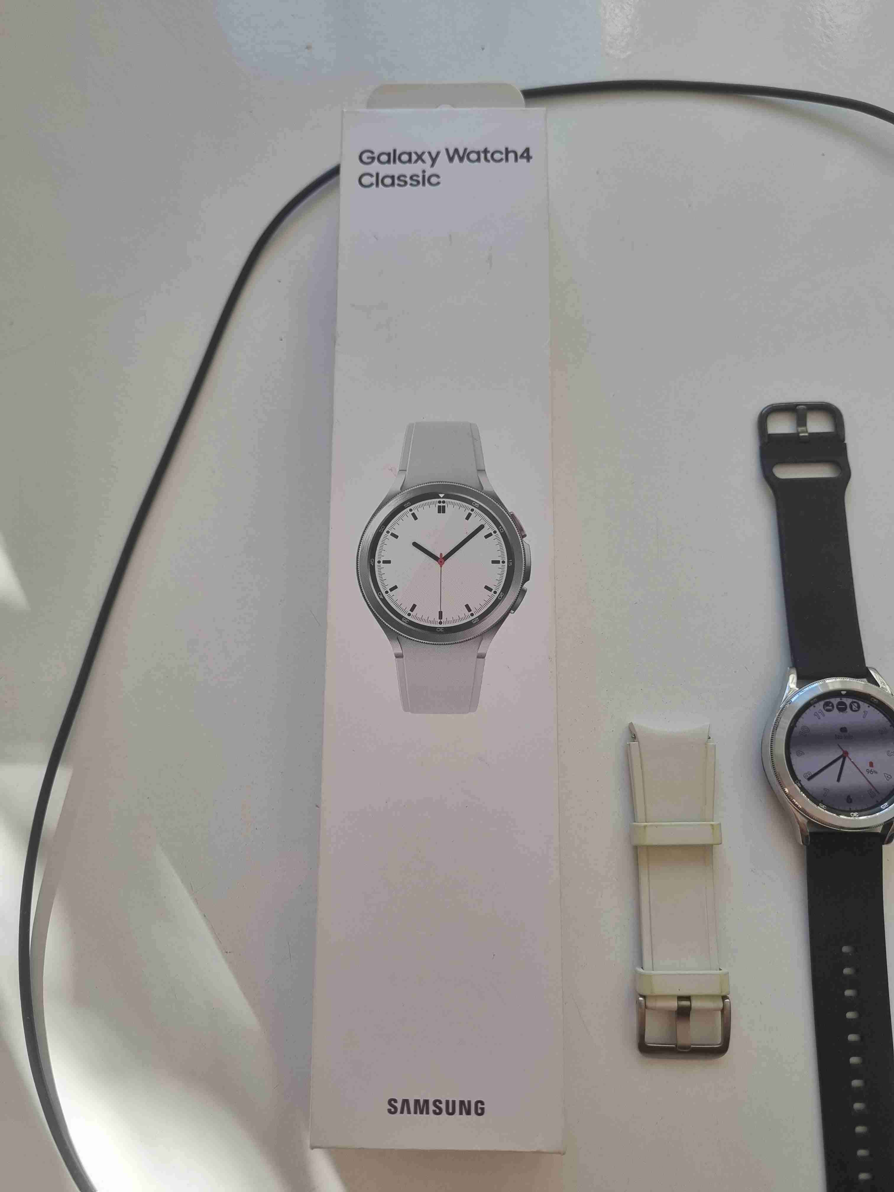 Galaxy Watch4 Classic con accesorios - miniatura 2