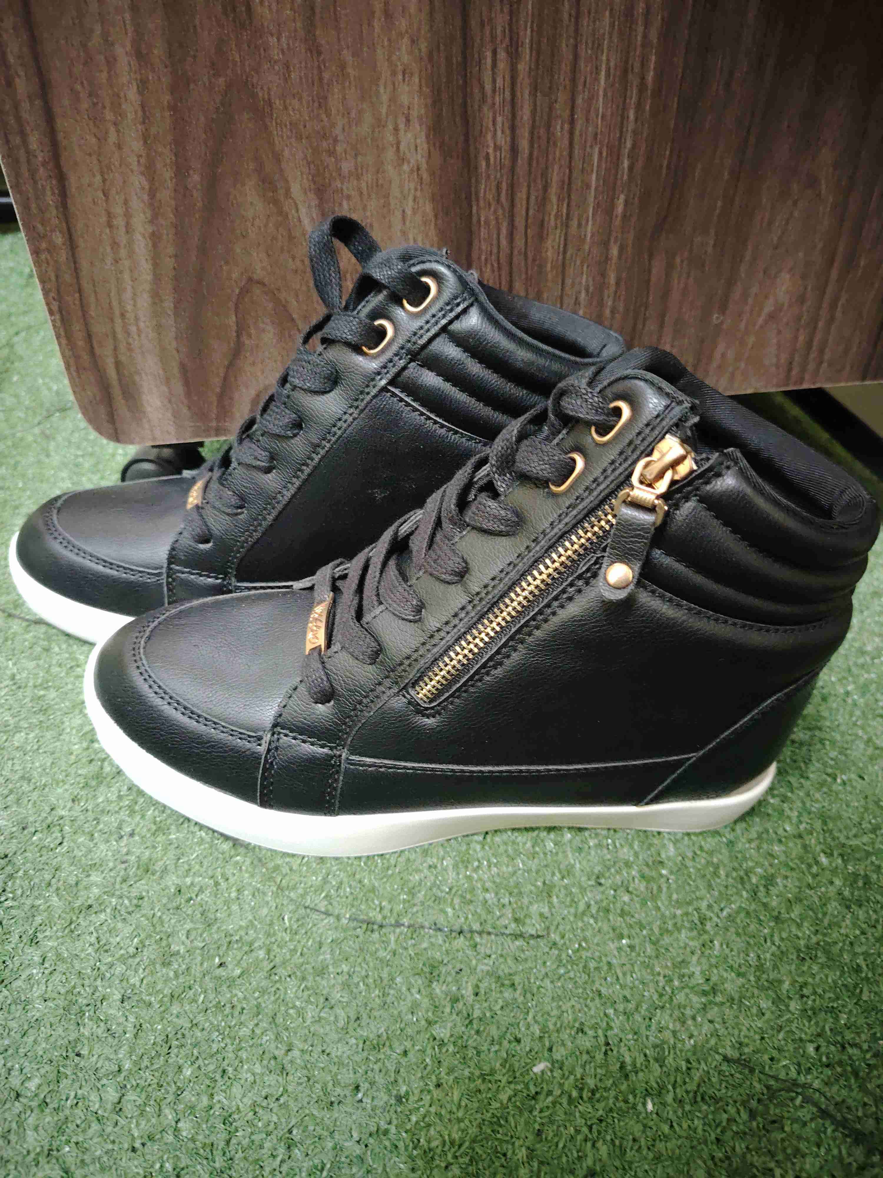 Zapatillas negras mossimo con cierre - miniatura 3