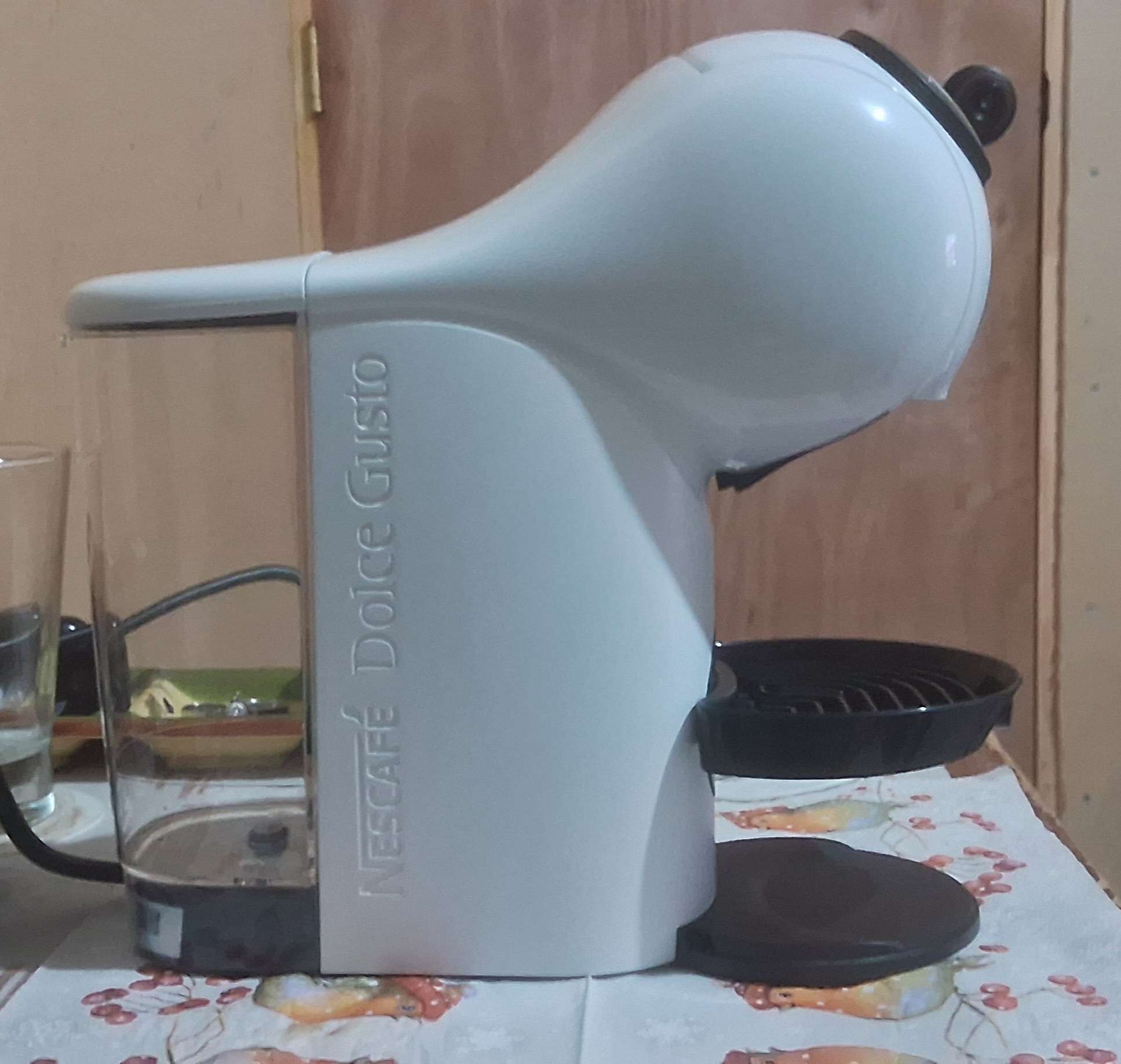 Cafetera Nescafé Dolce Gusto Genio S - miniatura 5