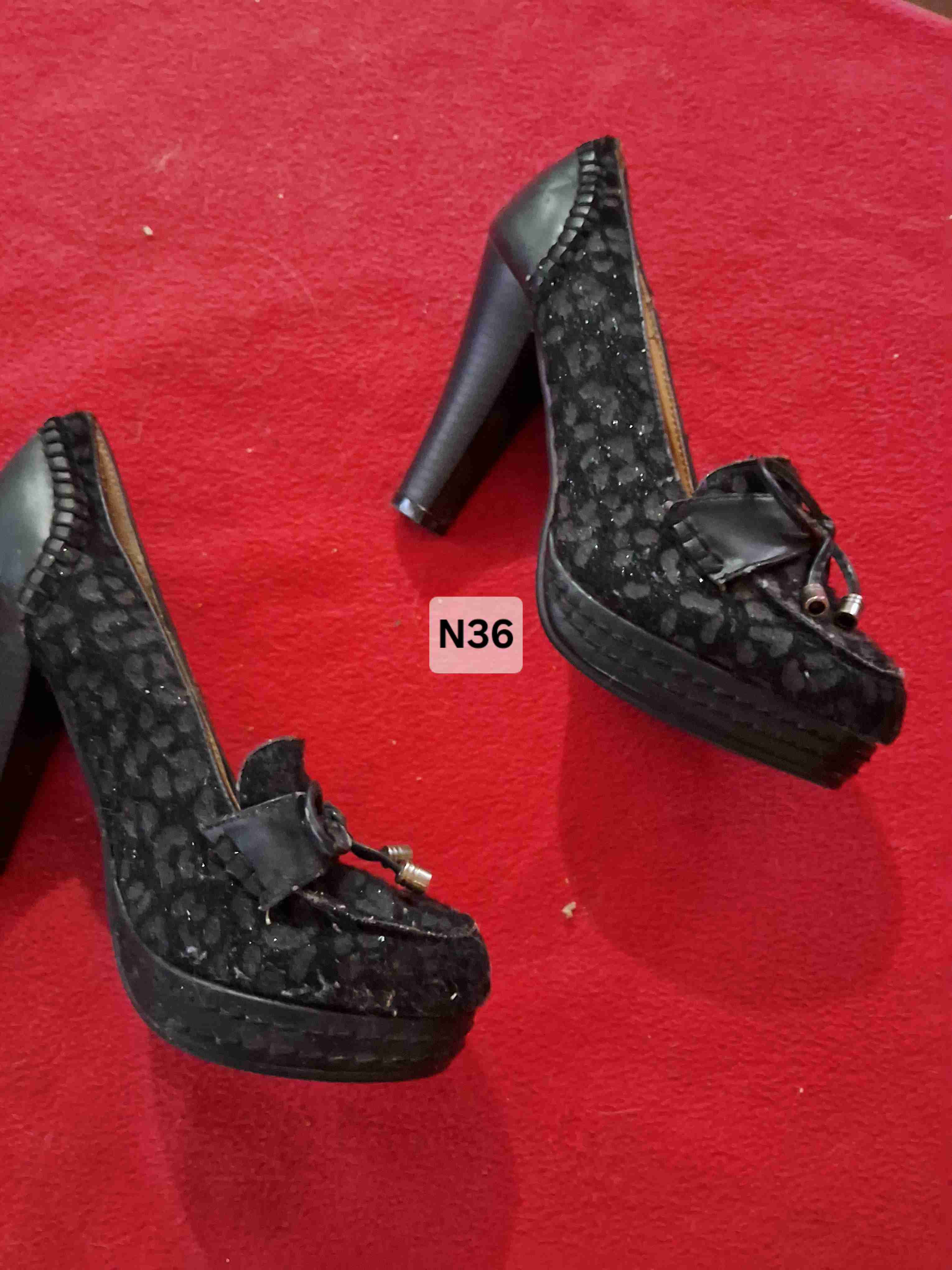 Botas de cuero marron y cafe, zapatos negros - miniatura 2