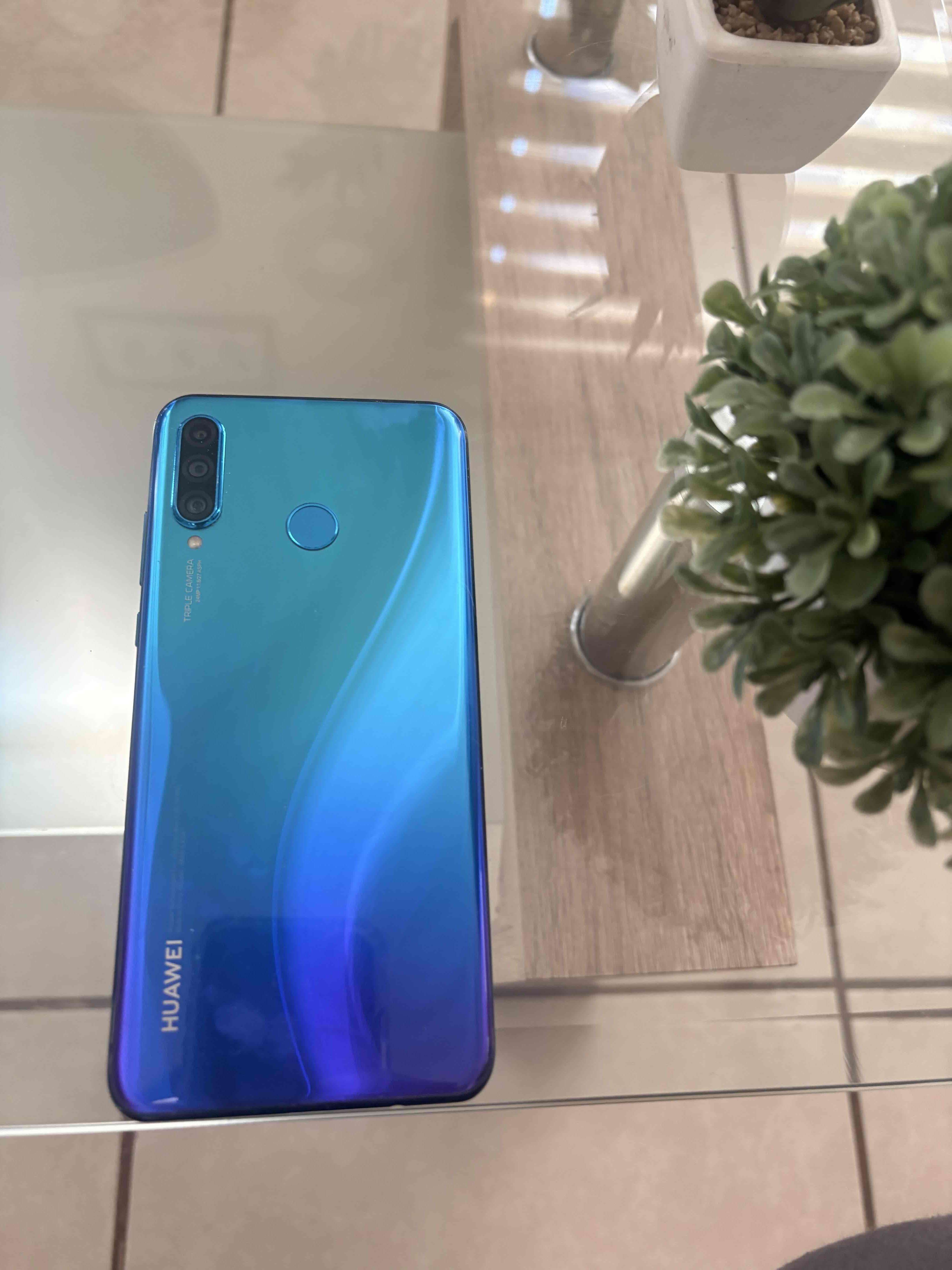 Celular Huawei azul degradado - miniatura 3