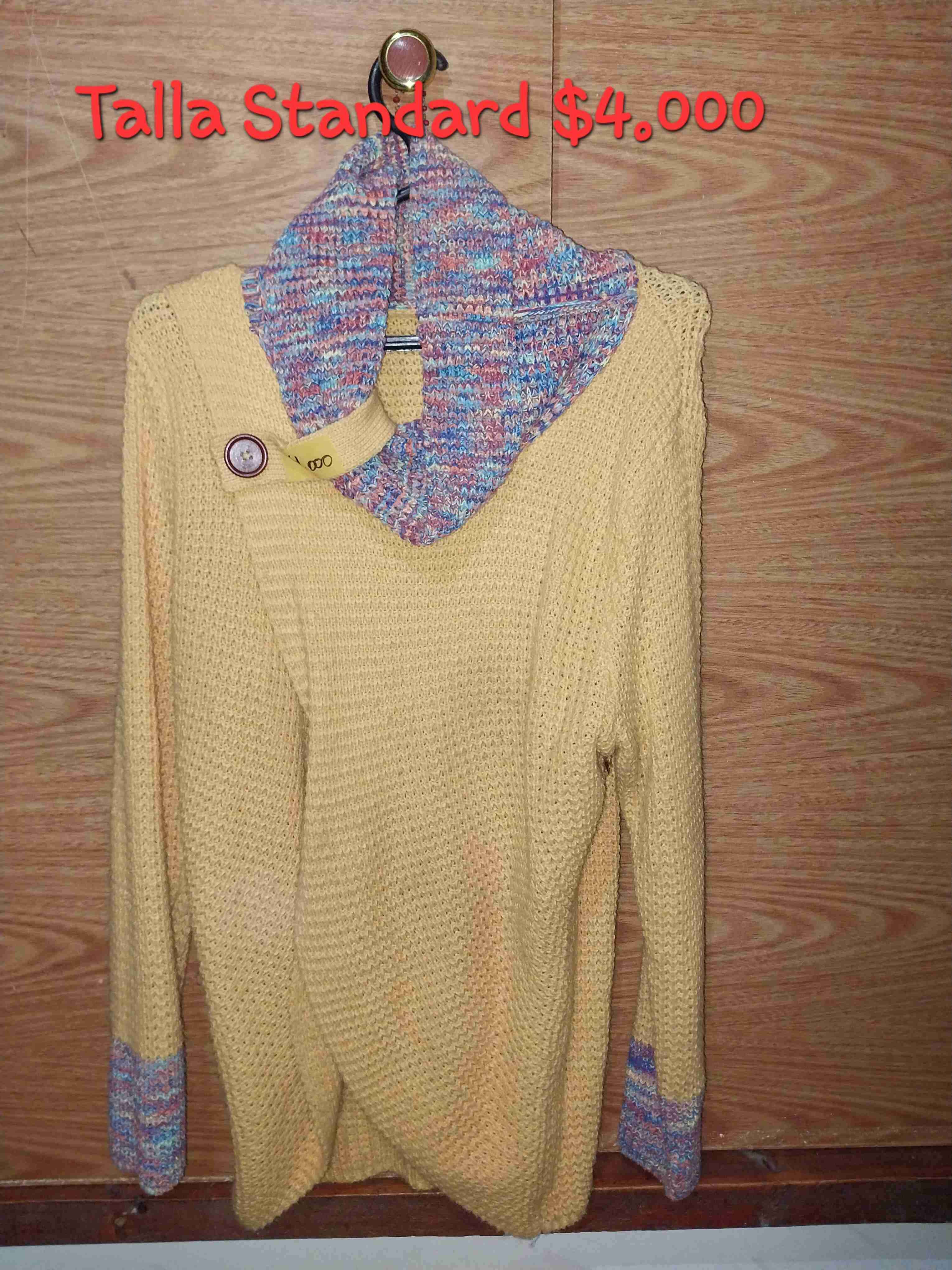 Abrigo gris con capucha - miniatura 3