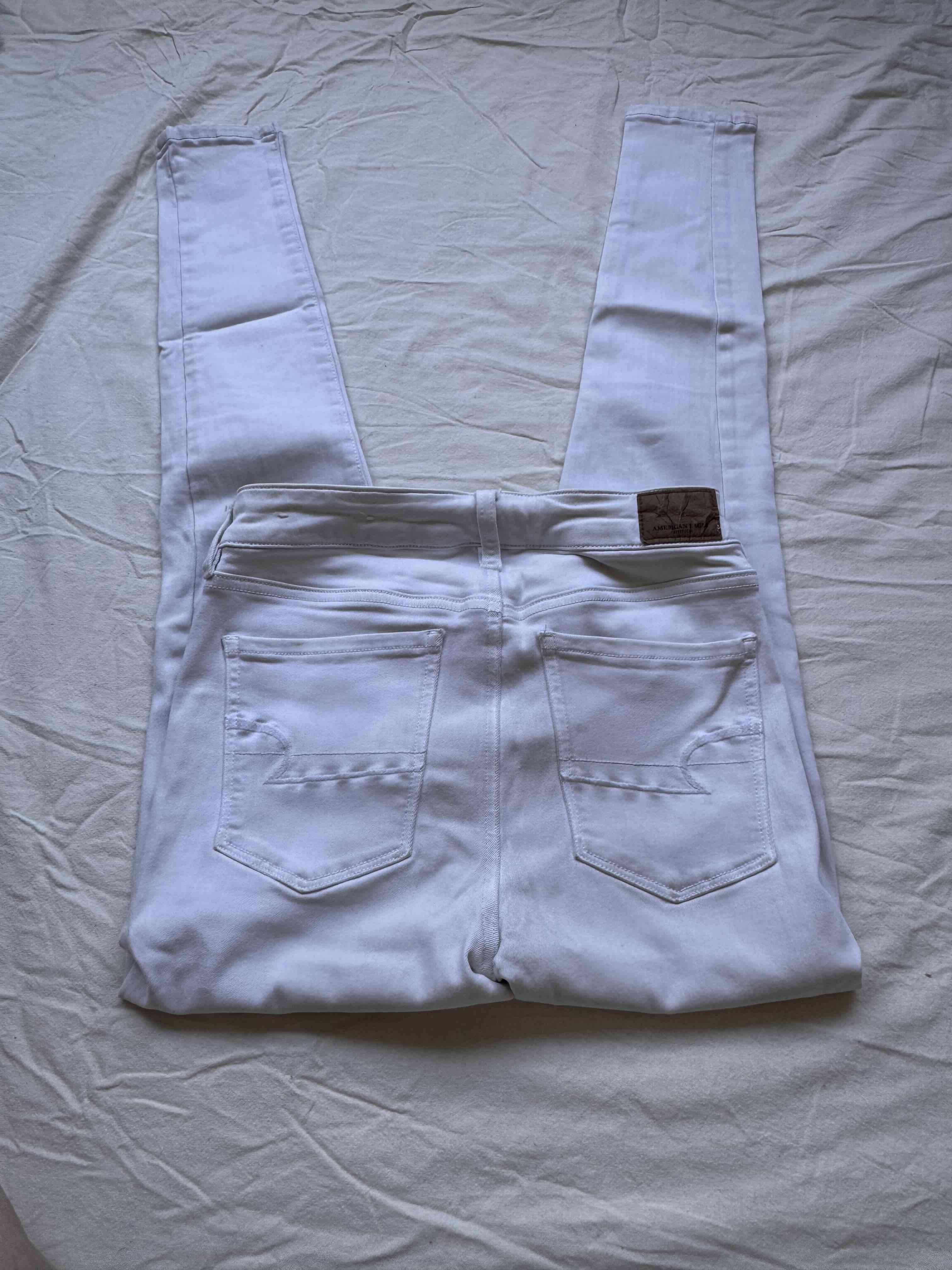 Pantalones blancos pitillo - American Eagle - miniatura 2