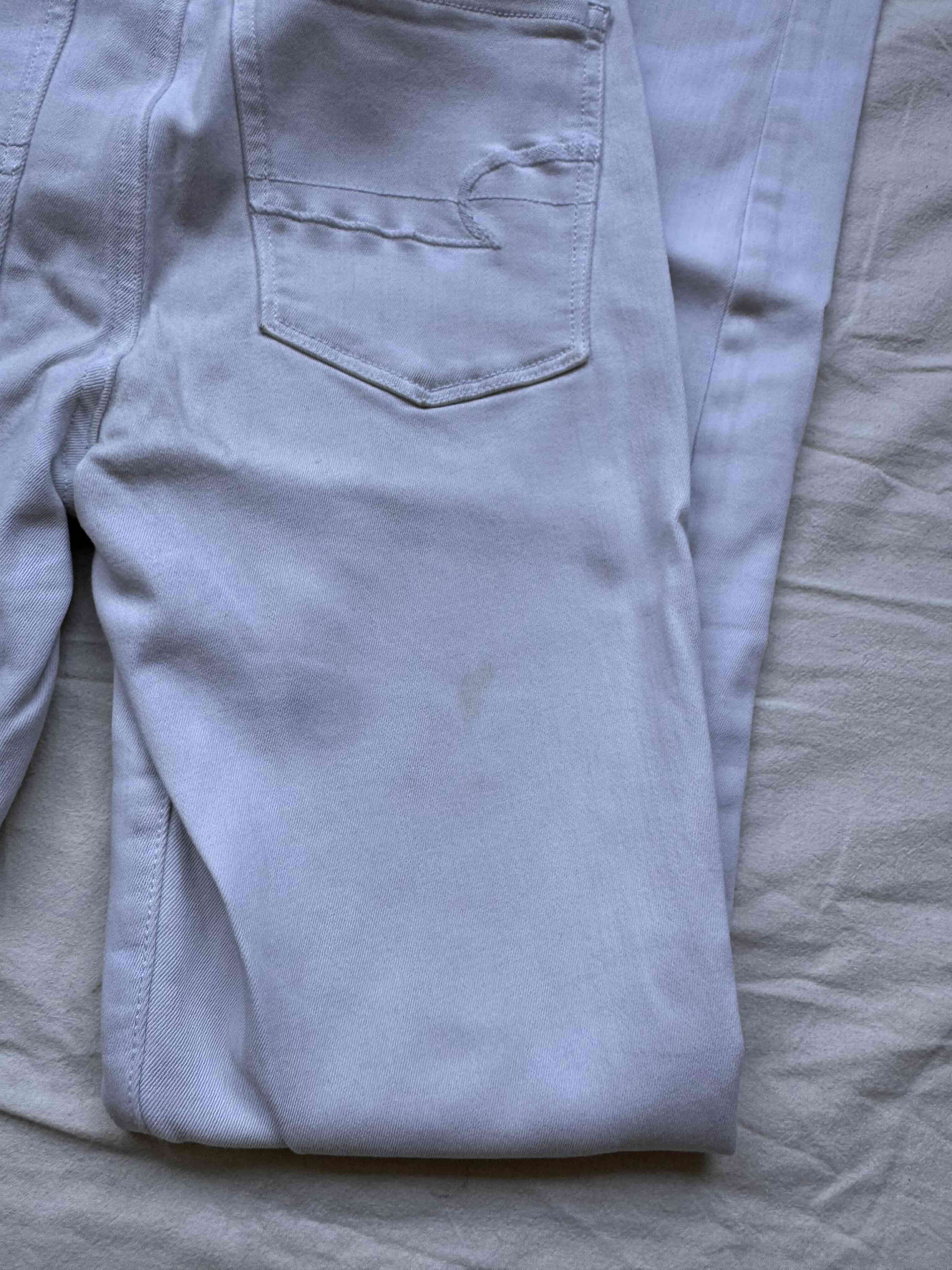 Pantalones blancos pitillo - American Eagle - miniatura 3