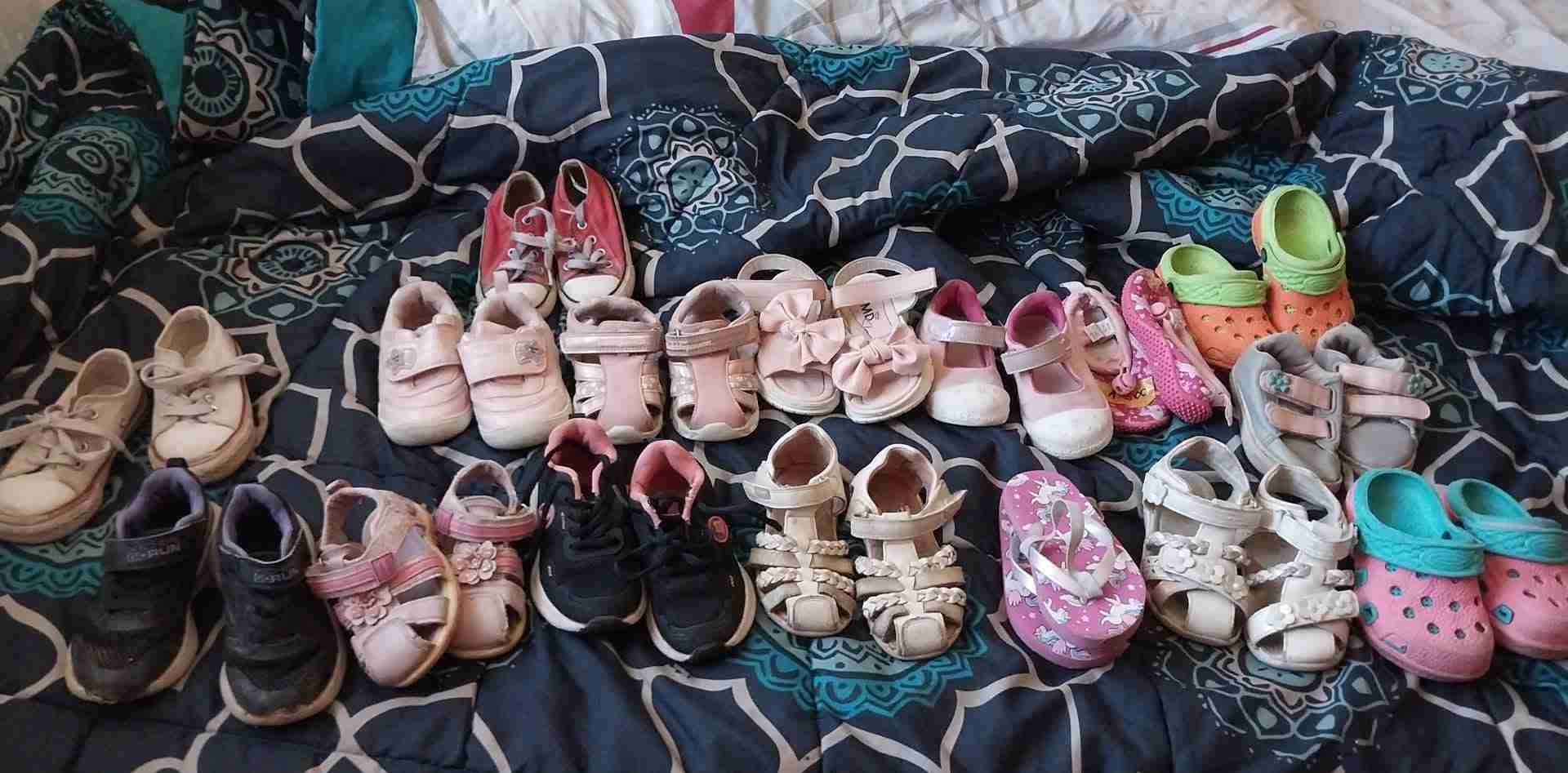 Lote de zapatos infantiles usados - miniatura 1