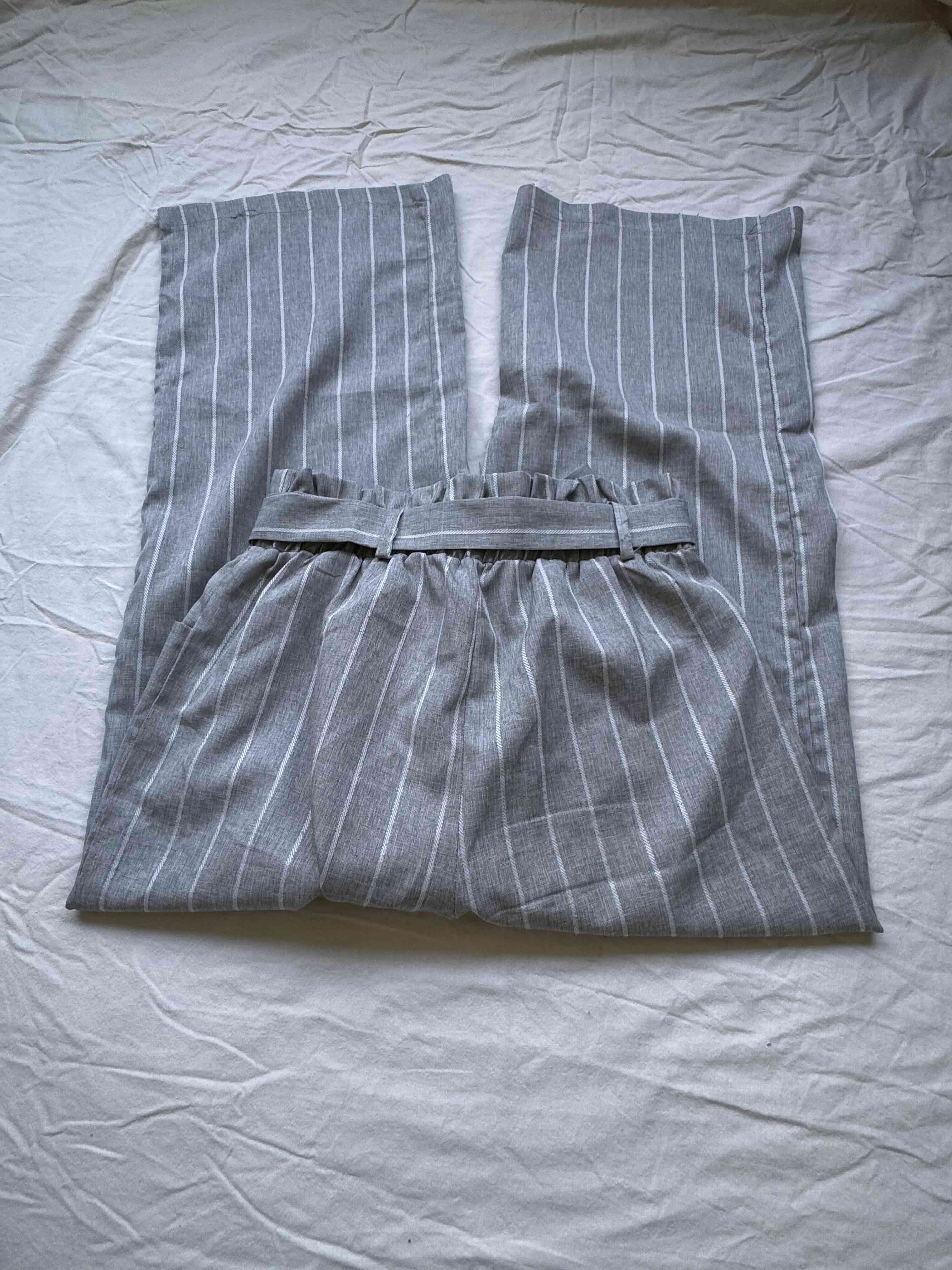 Pantalón gris con rayas - miniatura 2