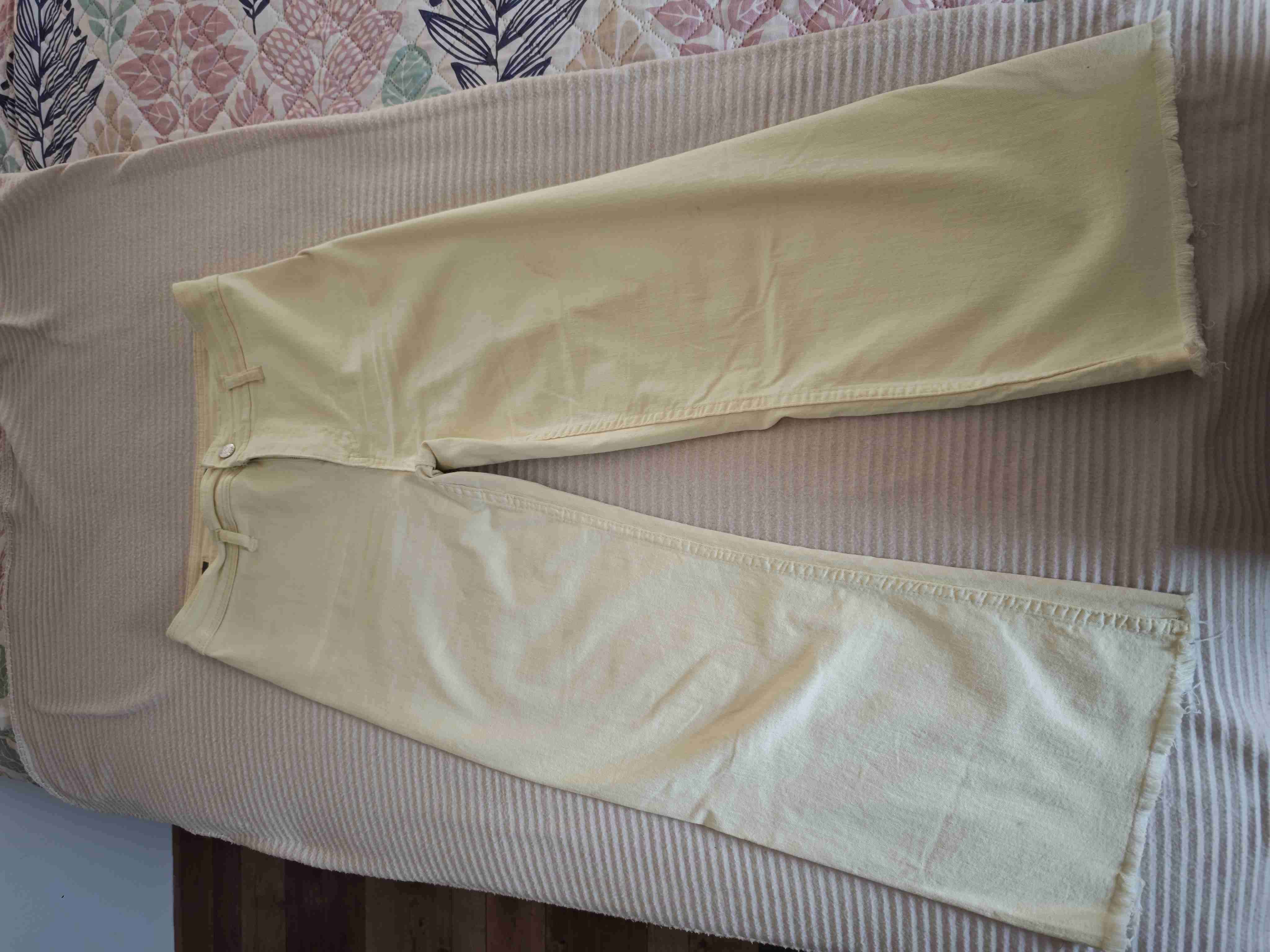 Pantalones amarillo