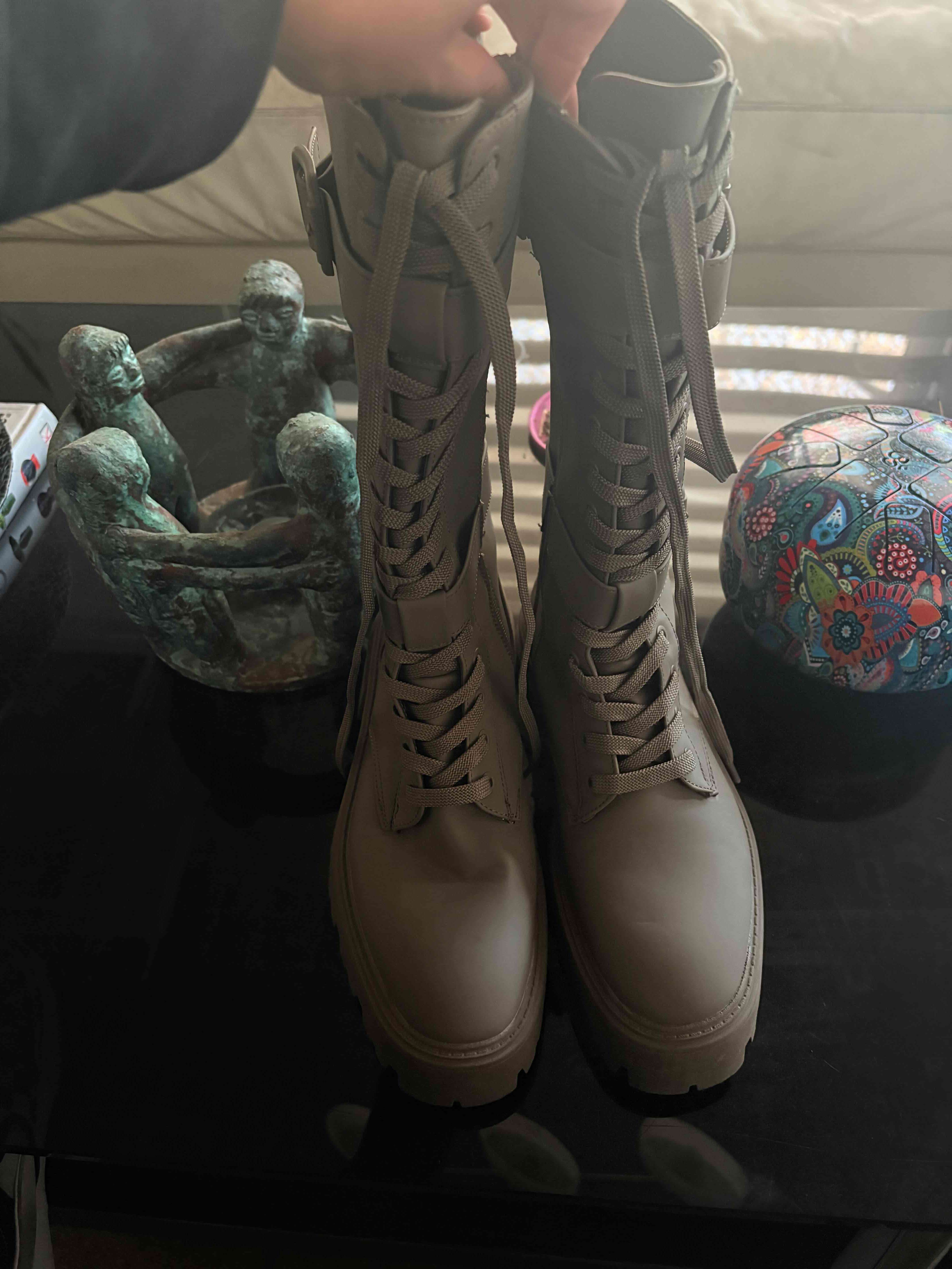 Botas altas verde militar con cordones marca zara - miniatura 3