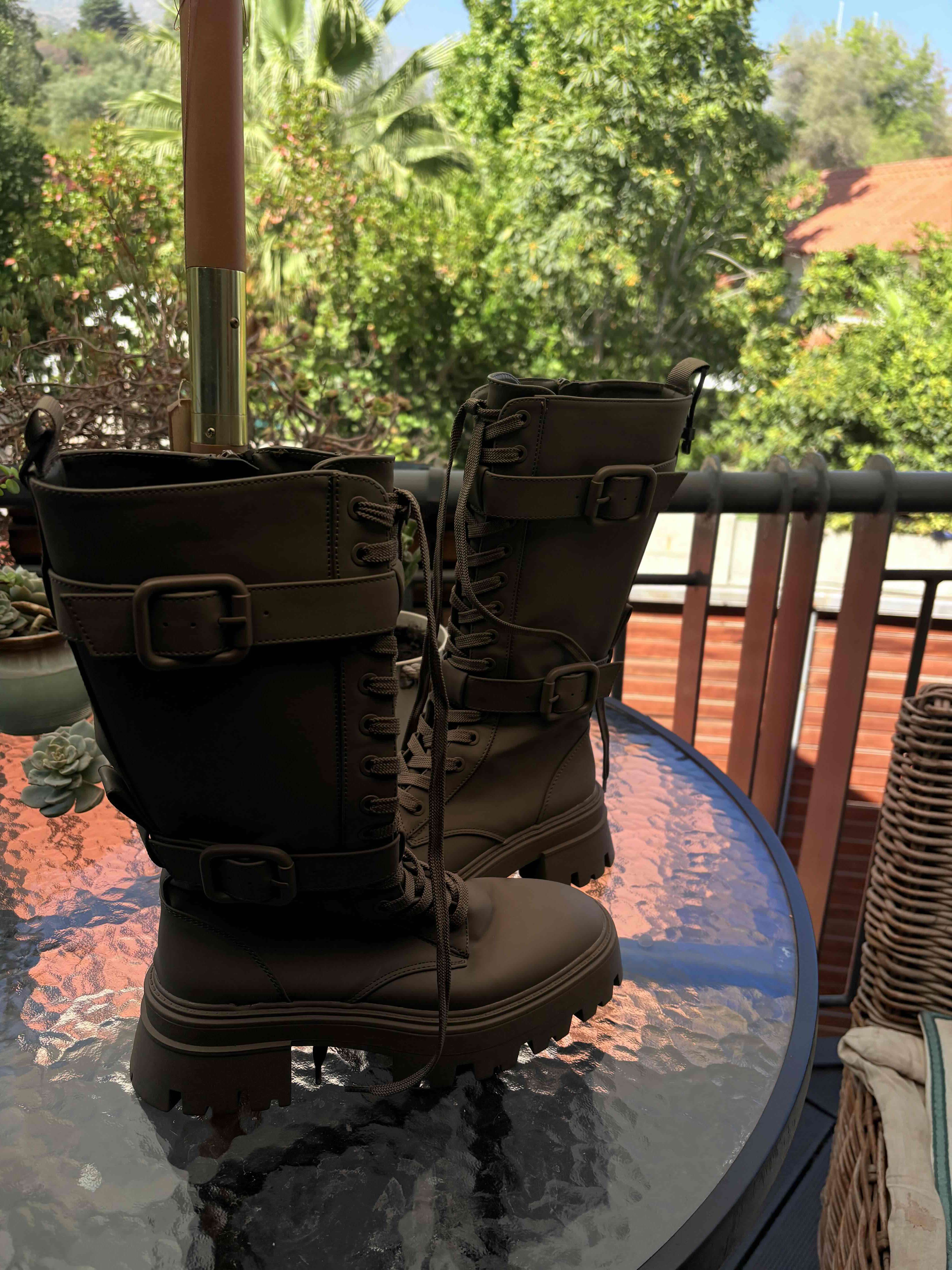 Botas altas verde militar con cordones marca zara - miniatura 4