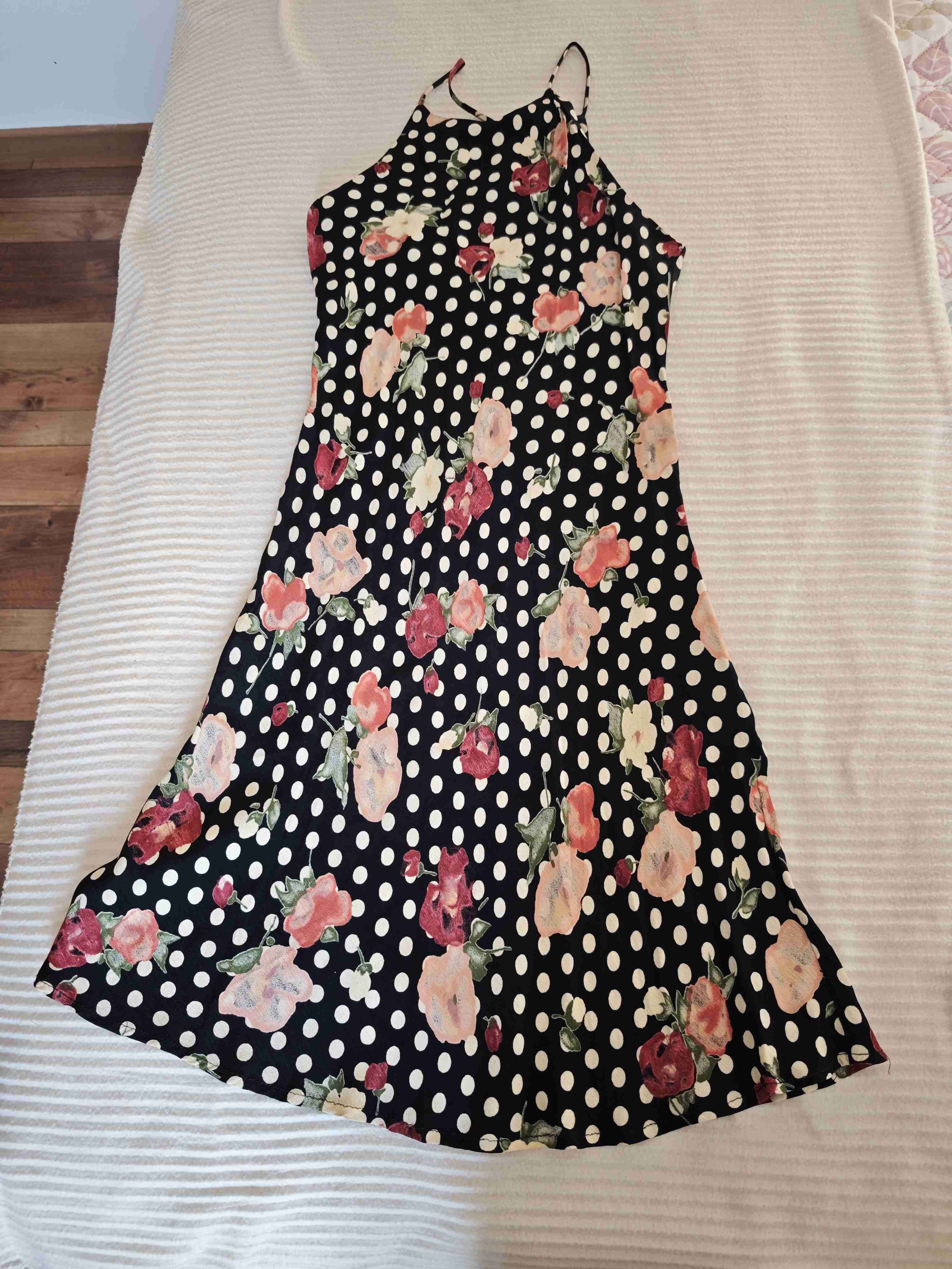 Vestido con estampado floral y lunares