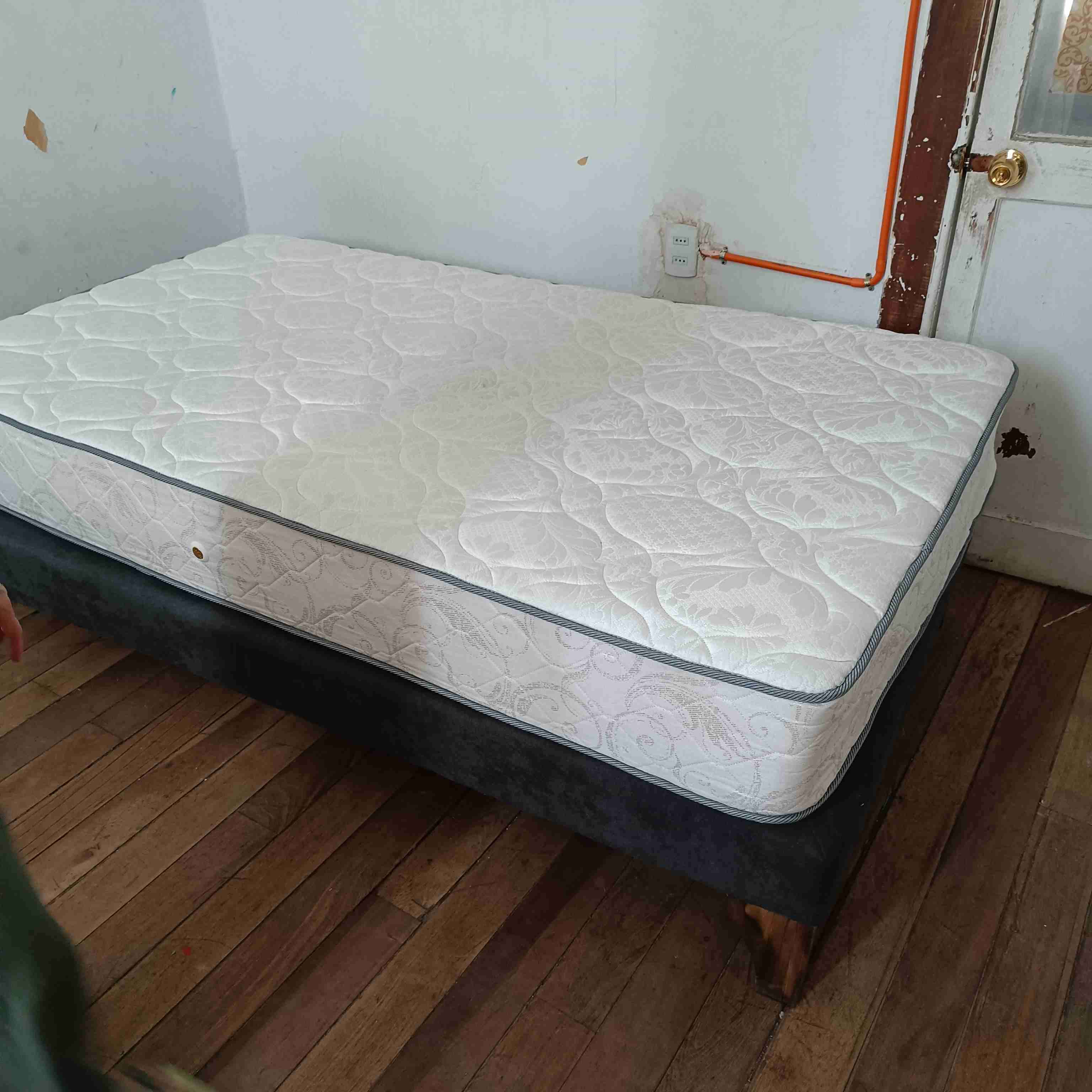 Colchón y base de 1plaza y media - miniatura 3