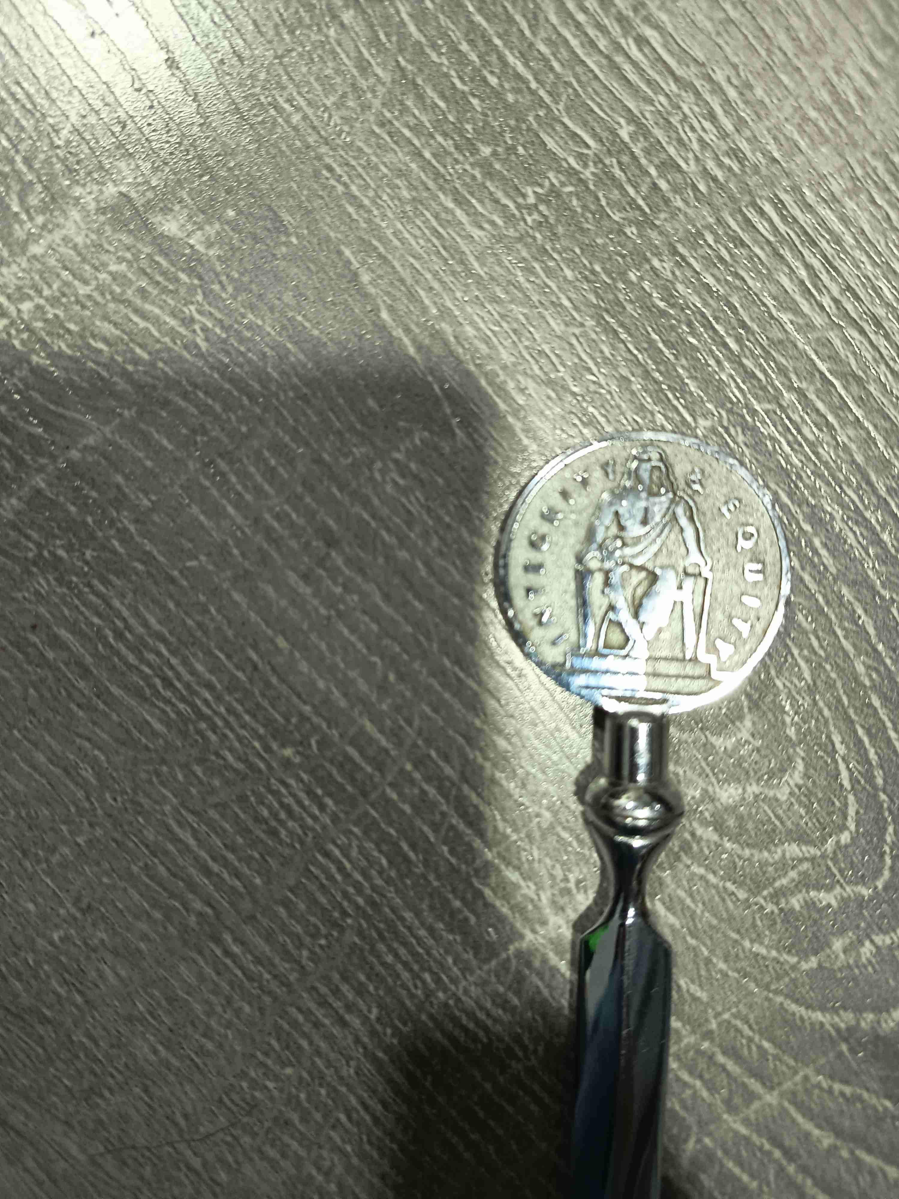 Abrecartas con mango decorativo - miniatura 3